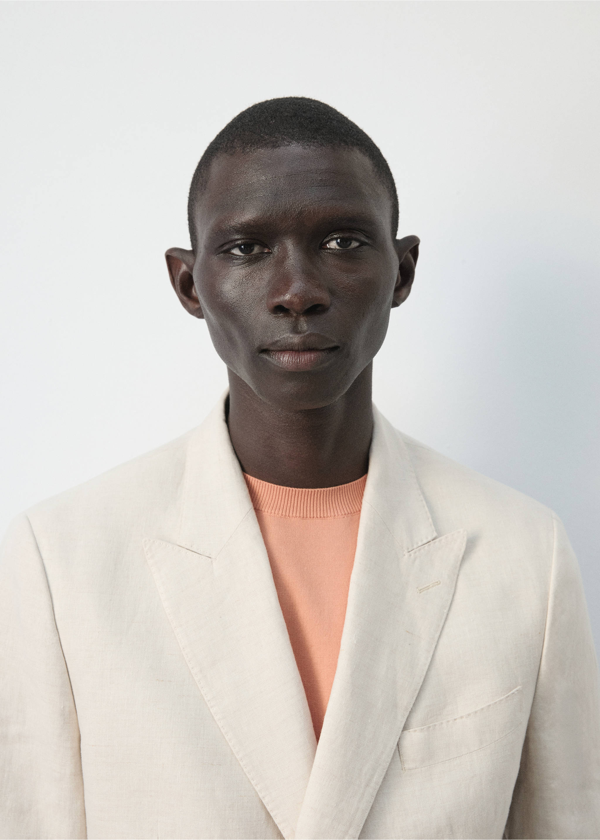 Amalfi 100% linen slim-fit double-breasted suit jacket - Details of the article 6, Ecru. Ref: 27045931-00.