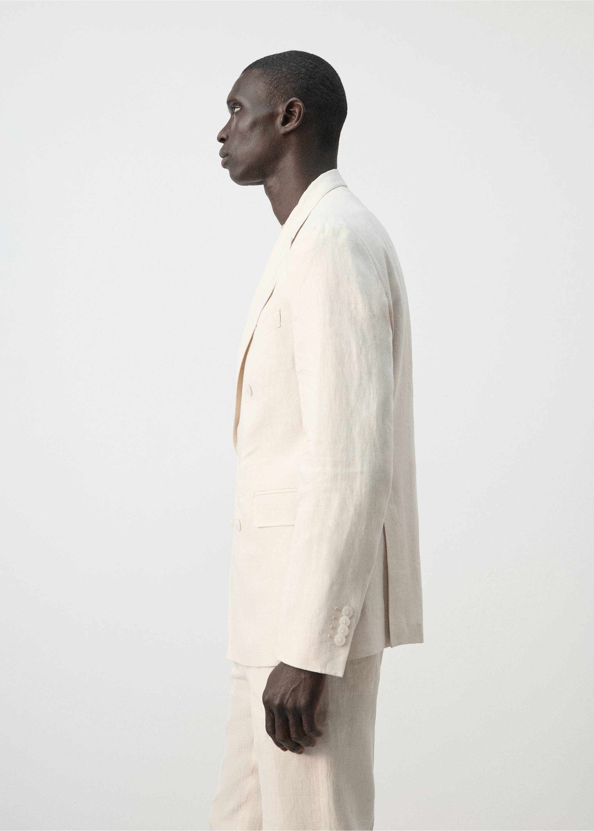 Amalfi 100% linen slim-fit double-breasted suit jacket - Details of the article 2, Ecru. Ref: 27045931-00.