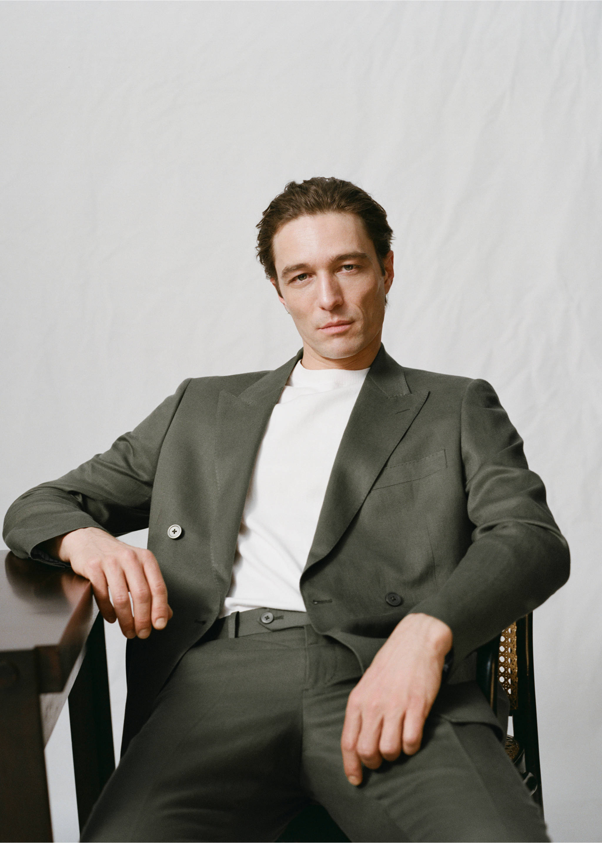 Amalfi slim fit double-breasted blazer - Details of the article 9, Khaki. Ref: 27045935-00.