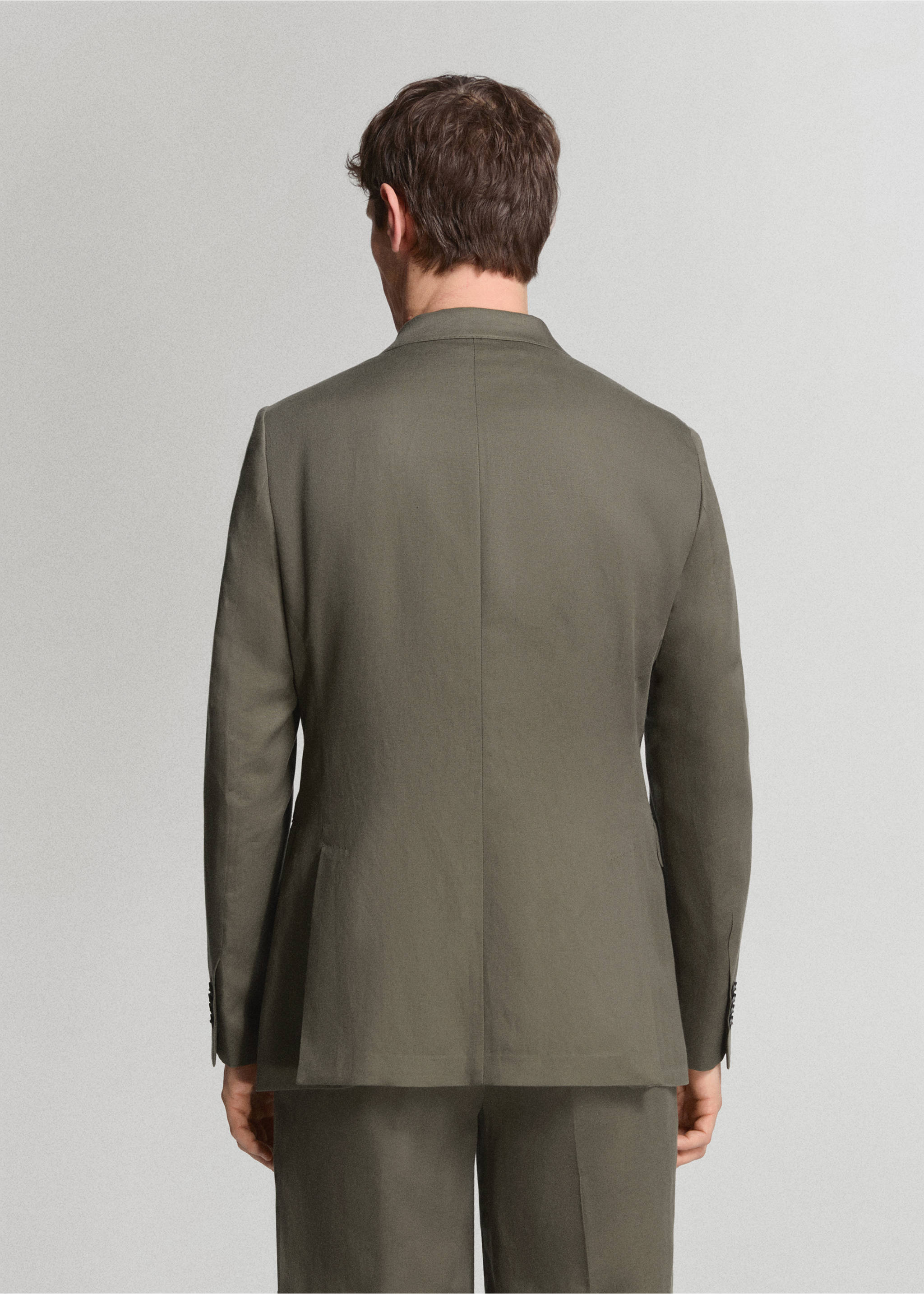 Slim-Fit-Zweireiher Amalfi - Rückseite des Artikels, Khaki. Ref: 27045935-01.