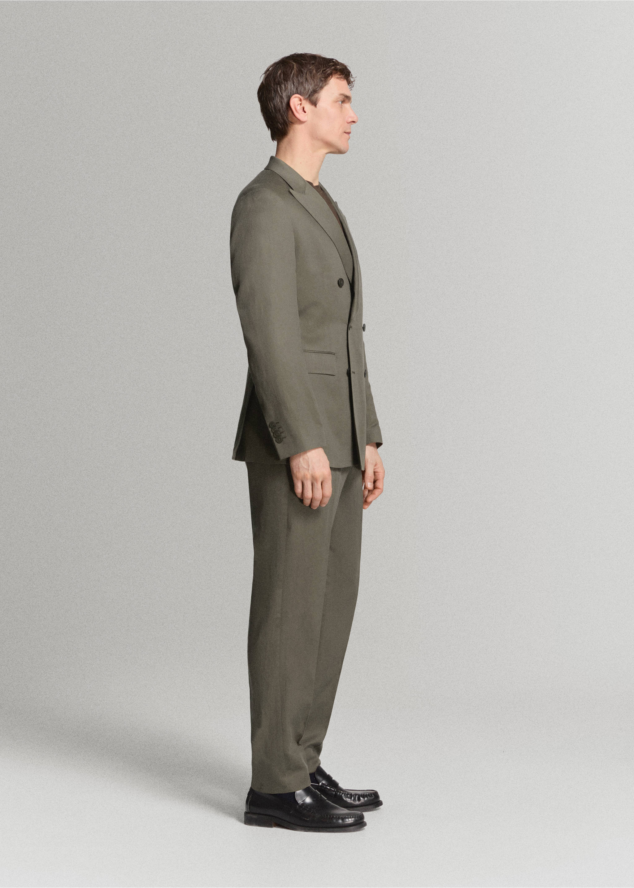 Slim-Fit-Zweireiher Amalfi - Detail des Artikels 2, Khaki. Ref: 27045935-01.