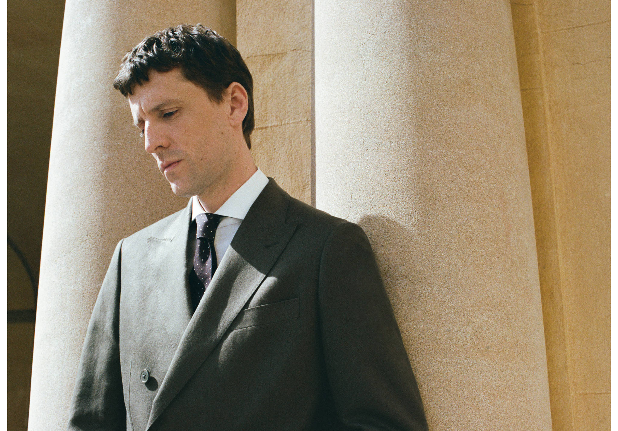 Slim-Fit-Zweireiher Amalfi - Panoramaansicht