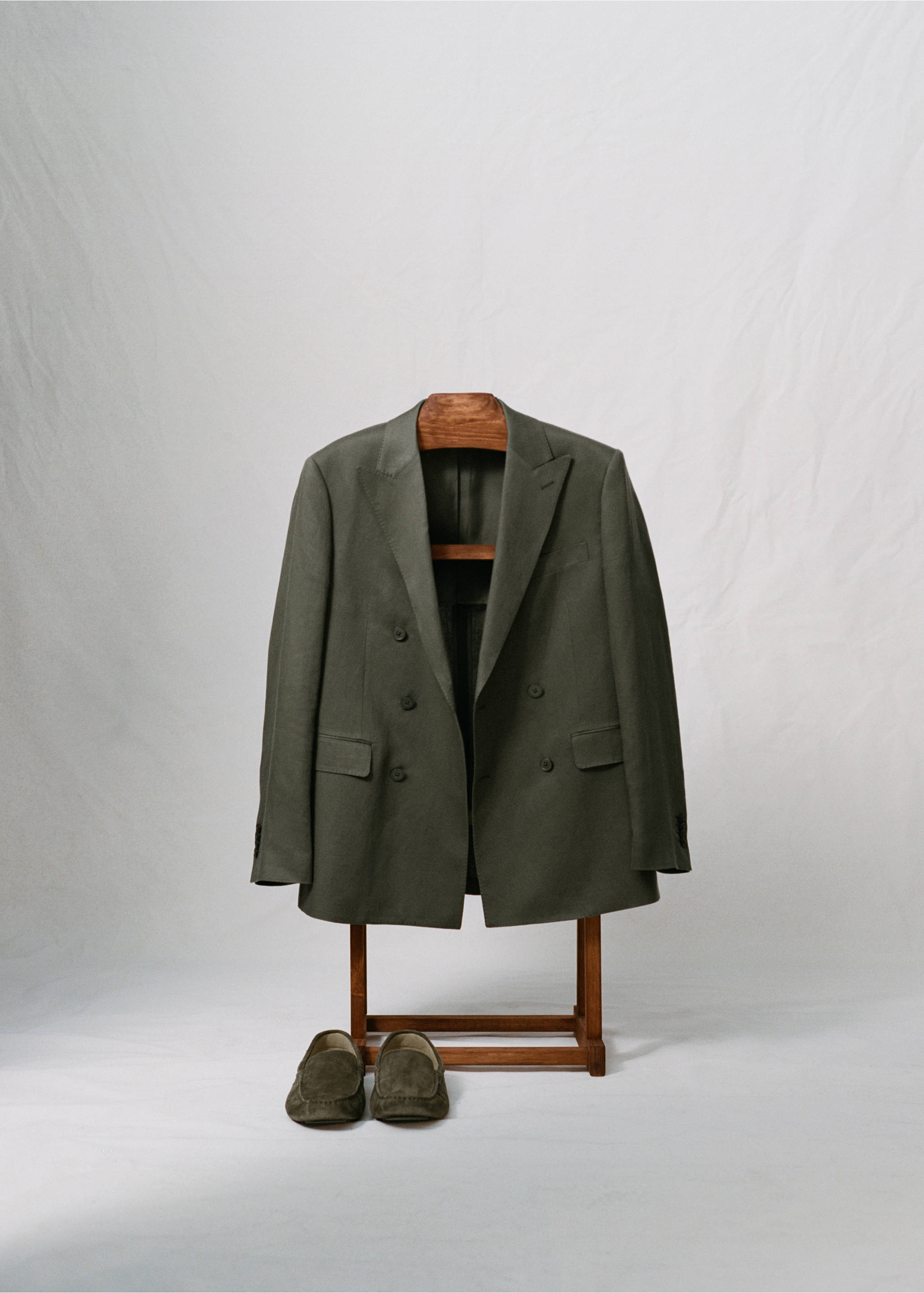 Veste de costume Amalfi slim fit croisée - Détail de l'article 5, Kaki. Ref: 27045935-00.