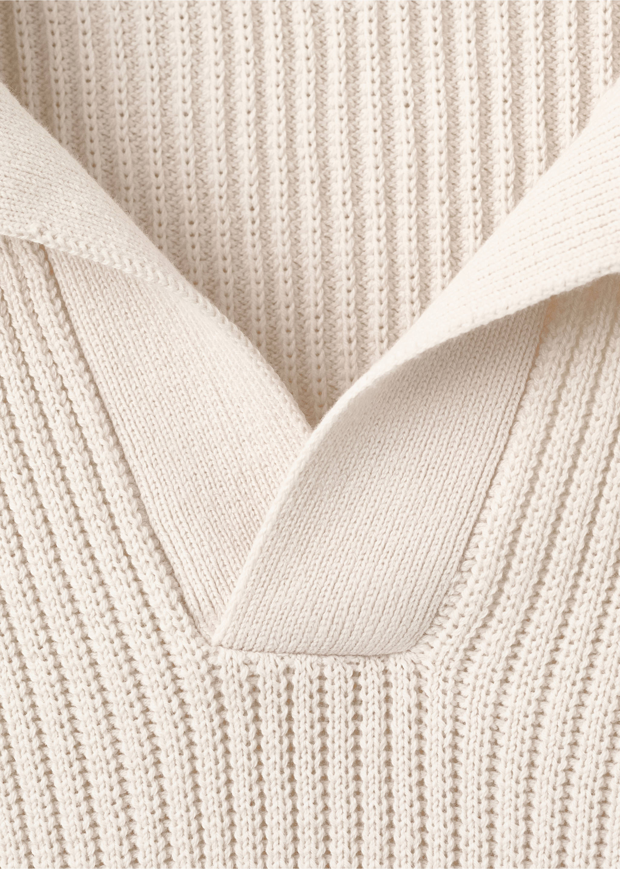 Contrast trim cotton polo shirt - Details of the article 8, Sand. Ref: 27045941-00.