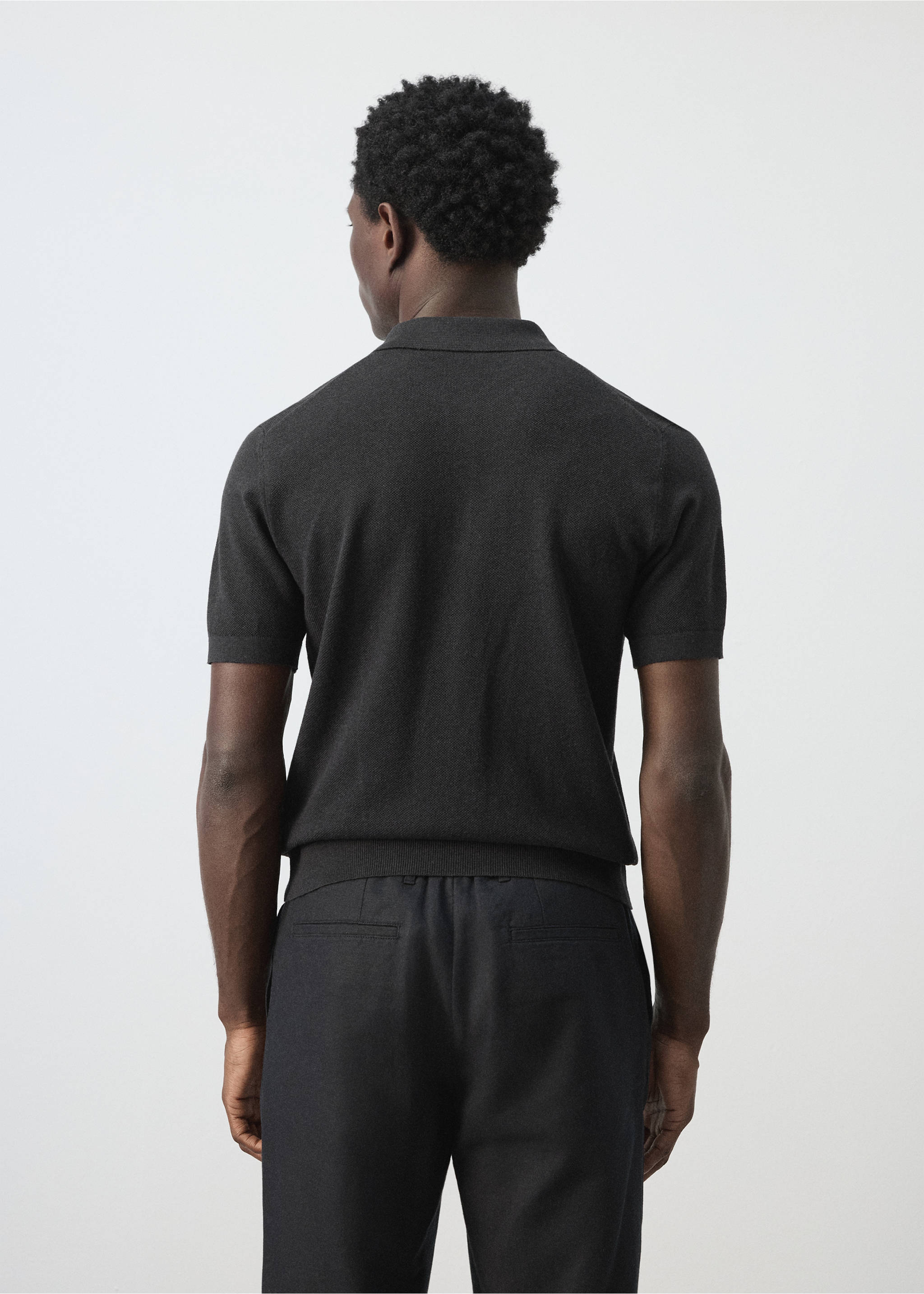 بولو بنسيج دقيق بميكروستركتشر - الجهة الخلفية للمنتج, أسود. Ref: 27045944-00.