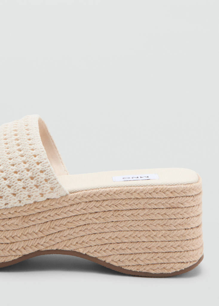 Platform sandals — Beige