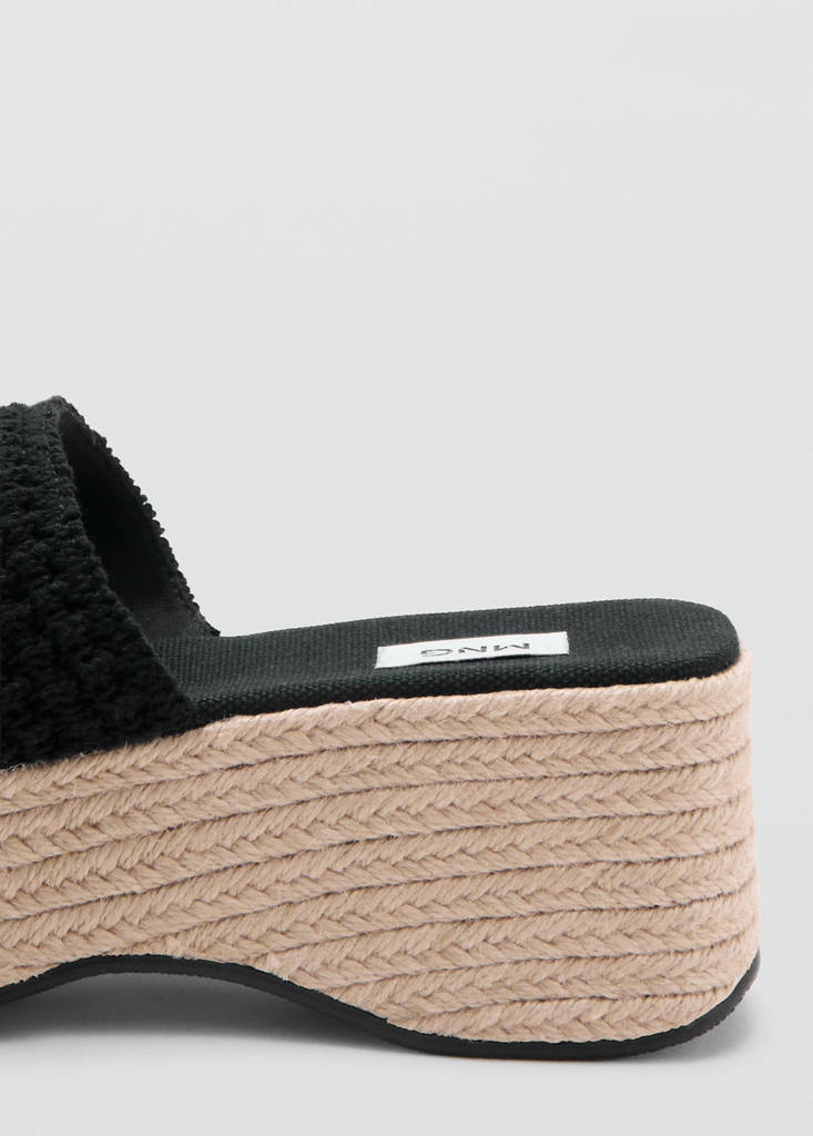 Platform sandals — Black