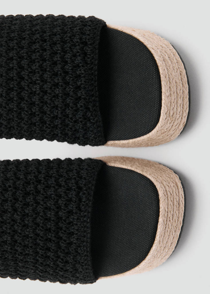 Platform sandals — Black