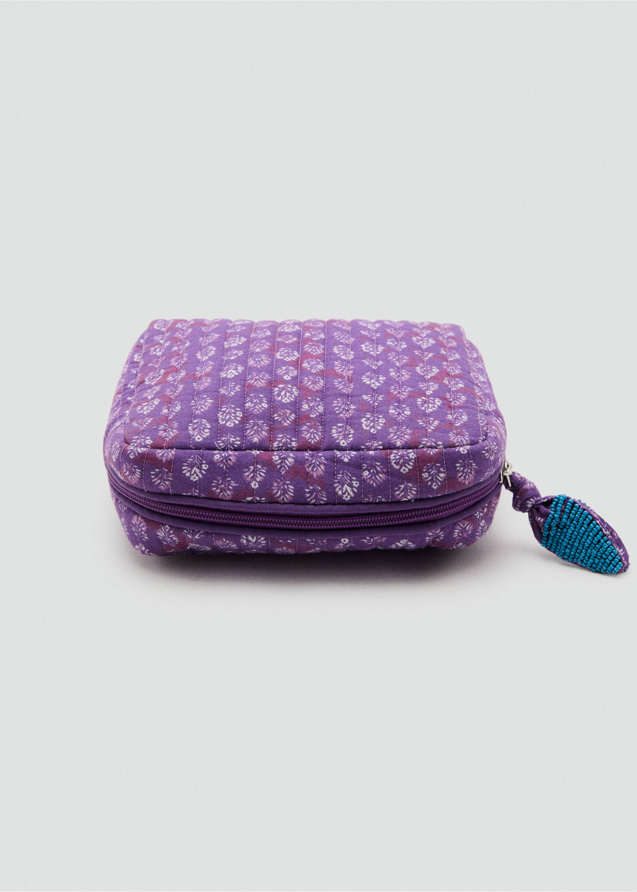 Printed cosmetic bag - Details of the article 1, Purple. Ref: 27045952-00.