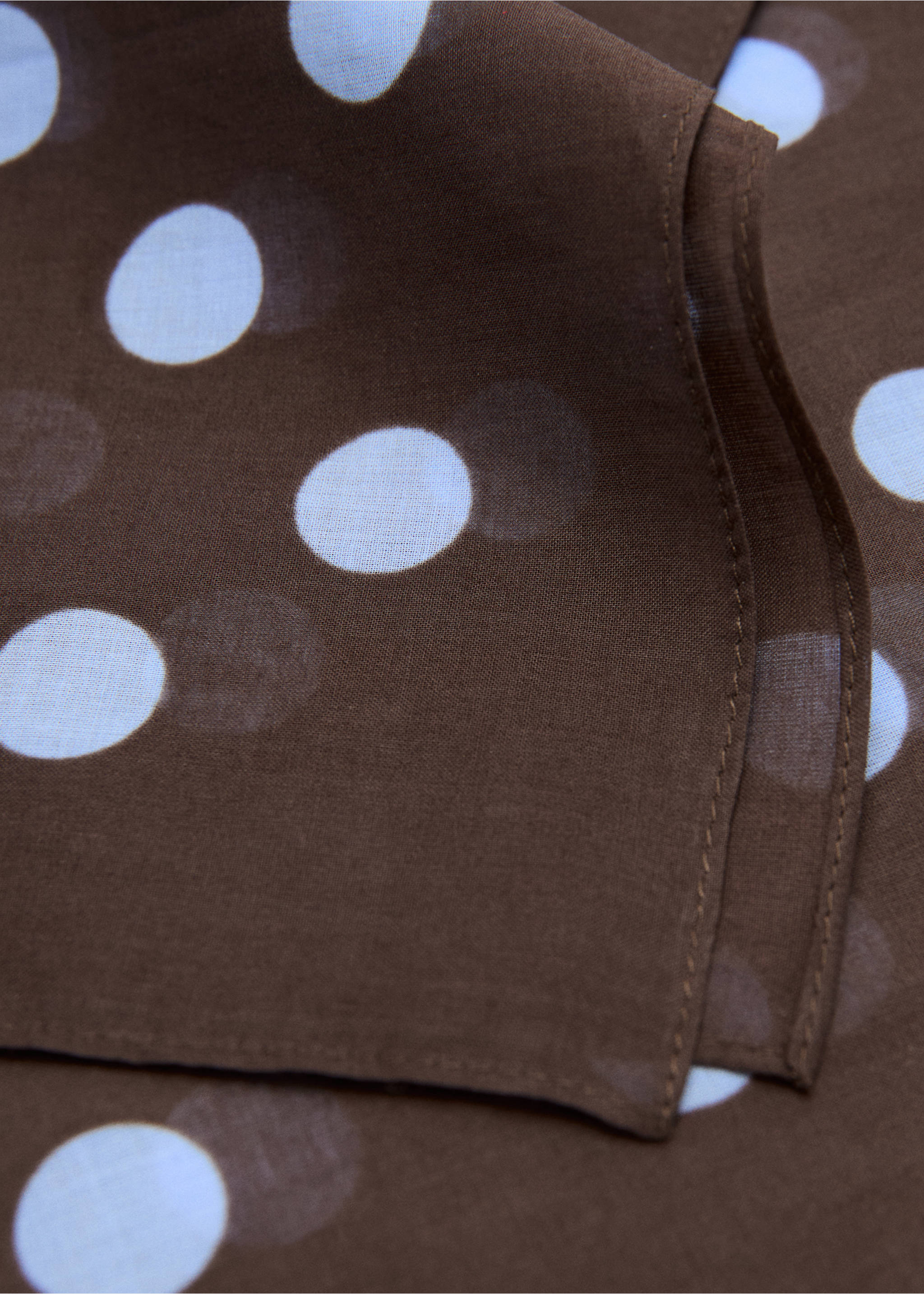 وشاح مطبوع بنقاط البولكا - رؤية وسط, شوكولاتة. Ref: 27045954-00.