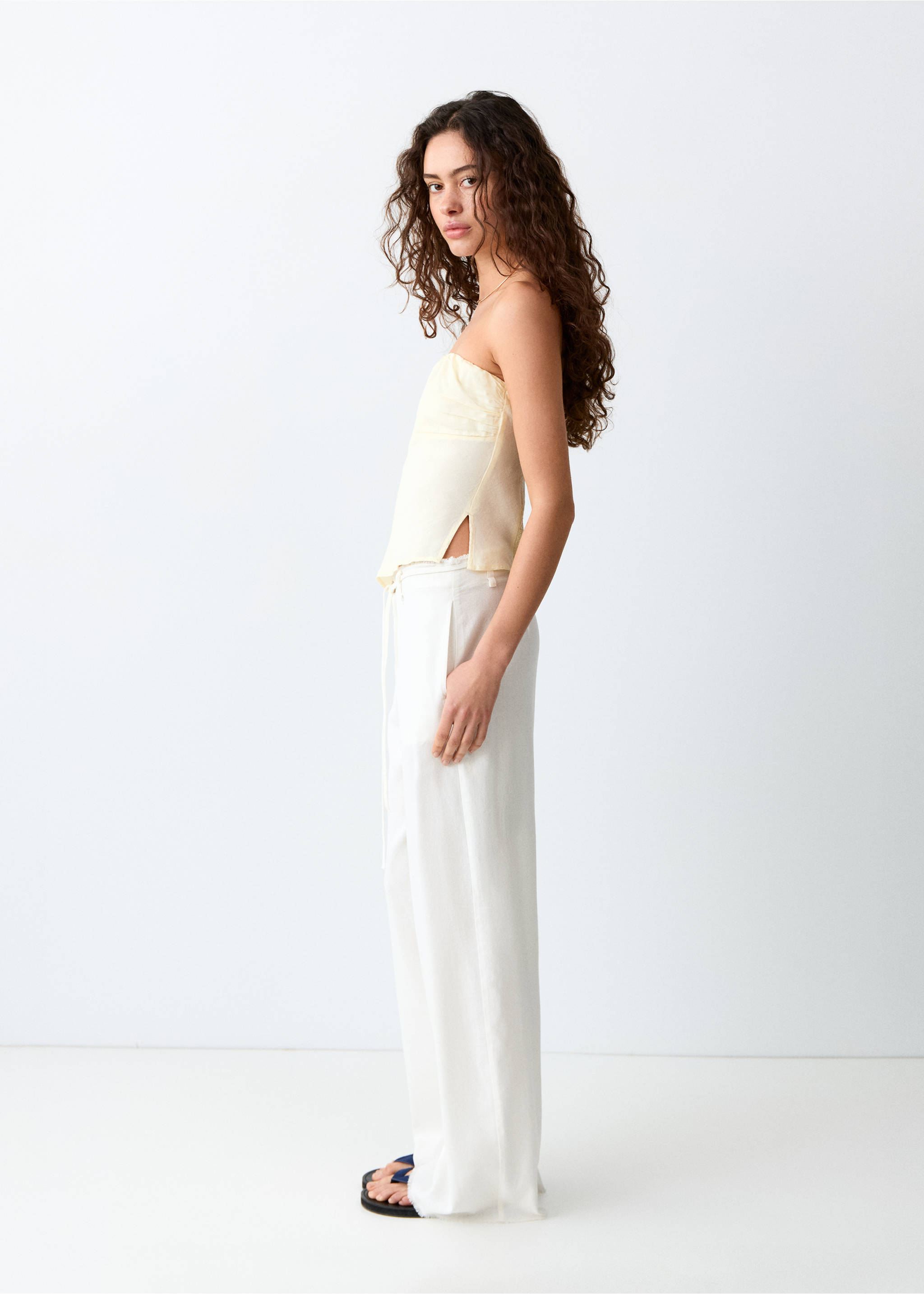 Льняные брюки с необработанным краем на поясе - Средний план, Грязно-белый. Ref: 27045958-00.