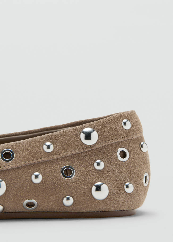 Suede moccasin with eyelets — Sand