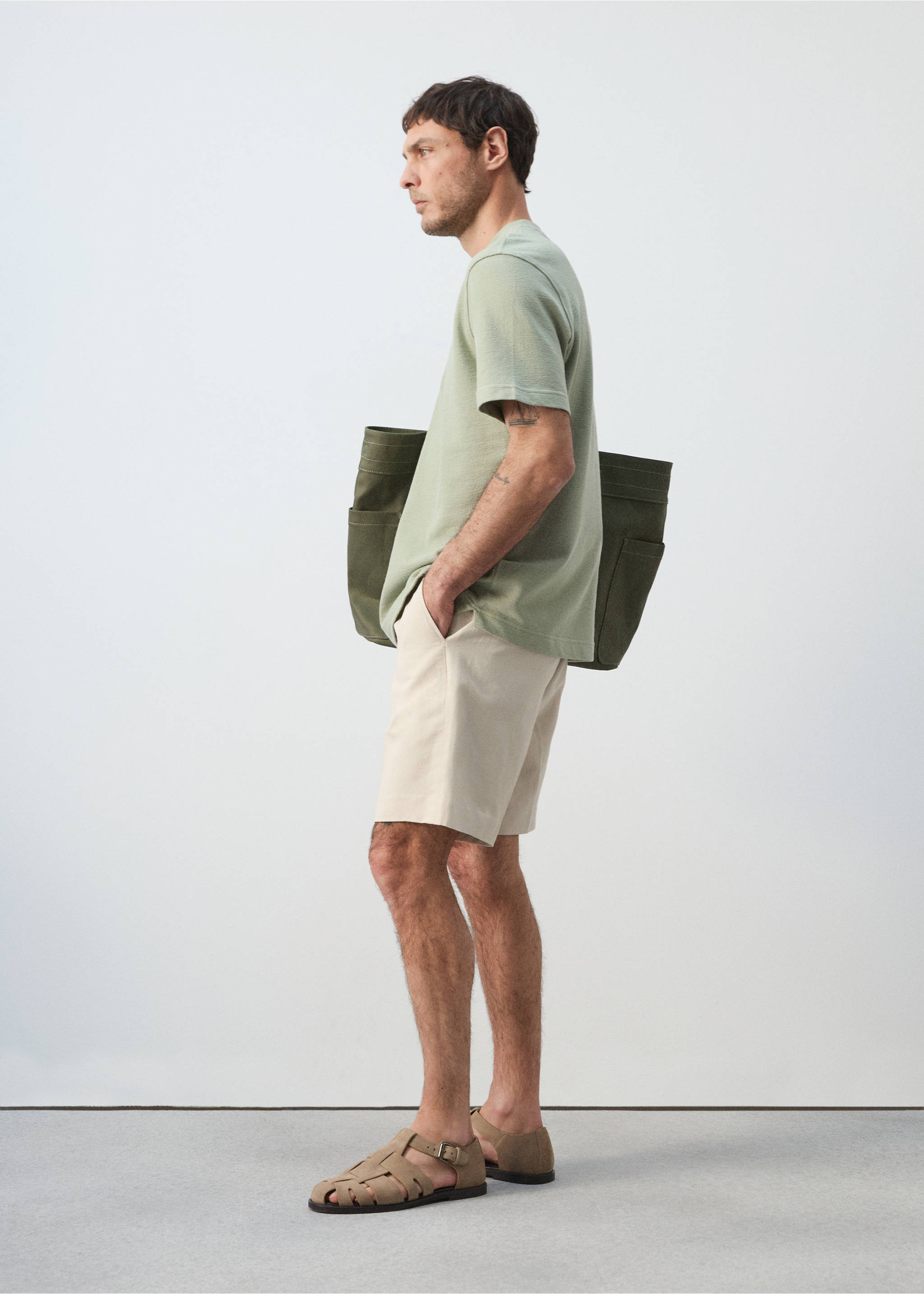 100% cotton T-shirt regular fit - Details of the article 6, Mint Green. Ref: 27045964-00.