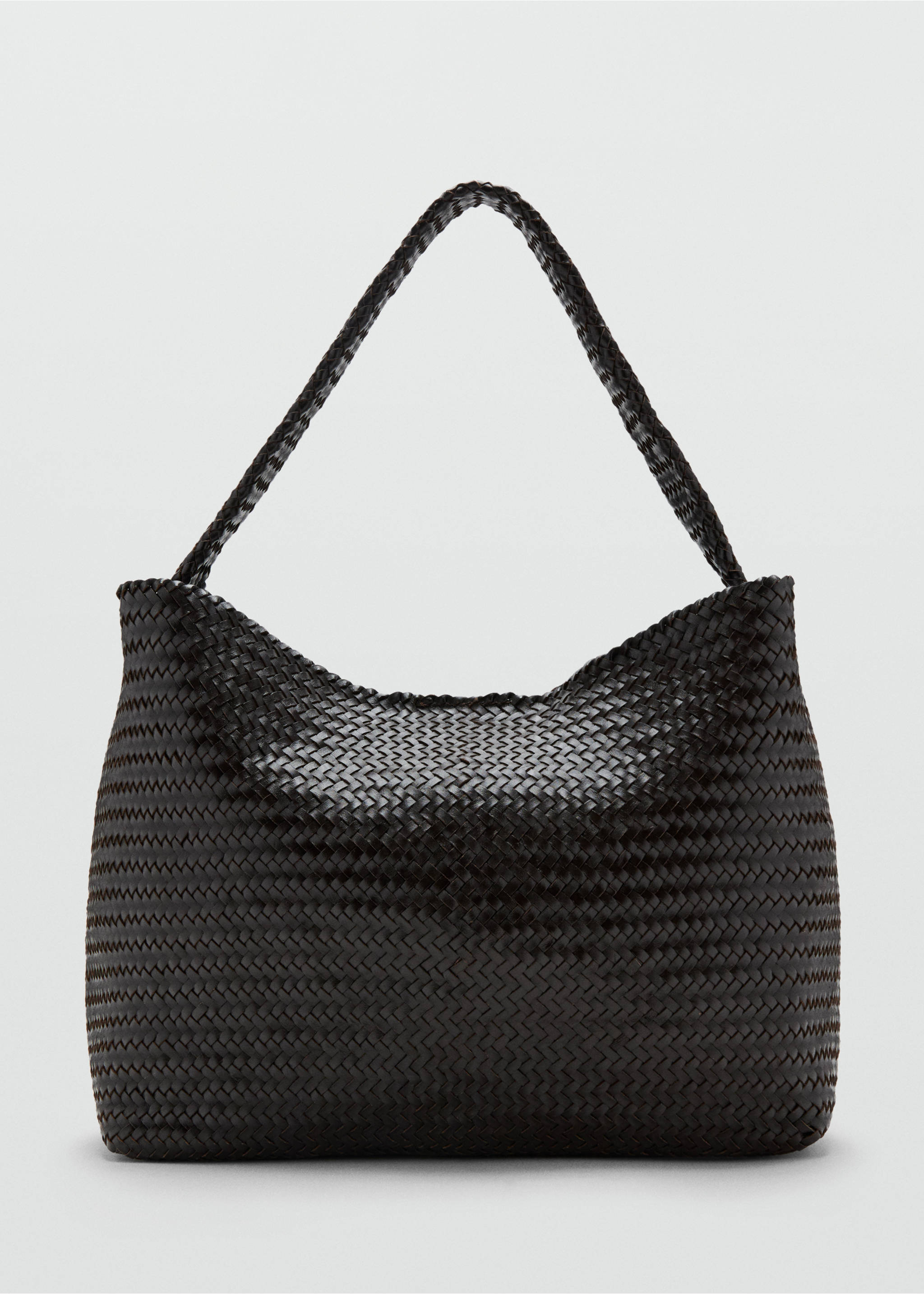 Geflochtene Ledertasche in mittlerer Größe - Artikel ohne Model, Schokolade. Ref: 27045975-00.