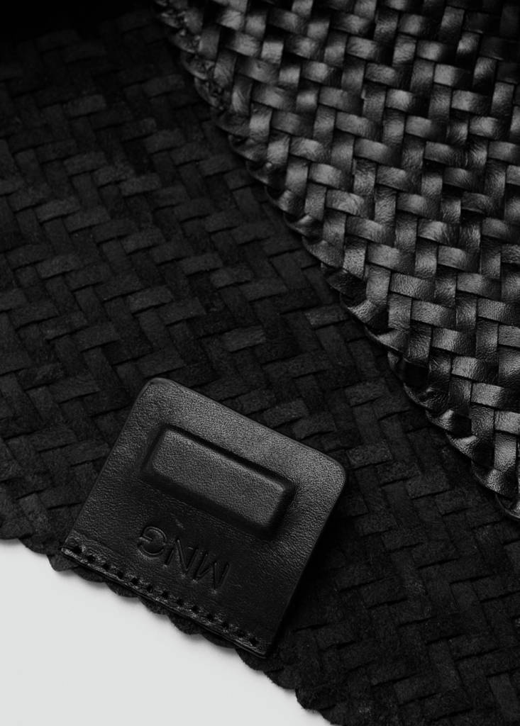 Medium-sized braided leather bag — Black