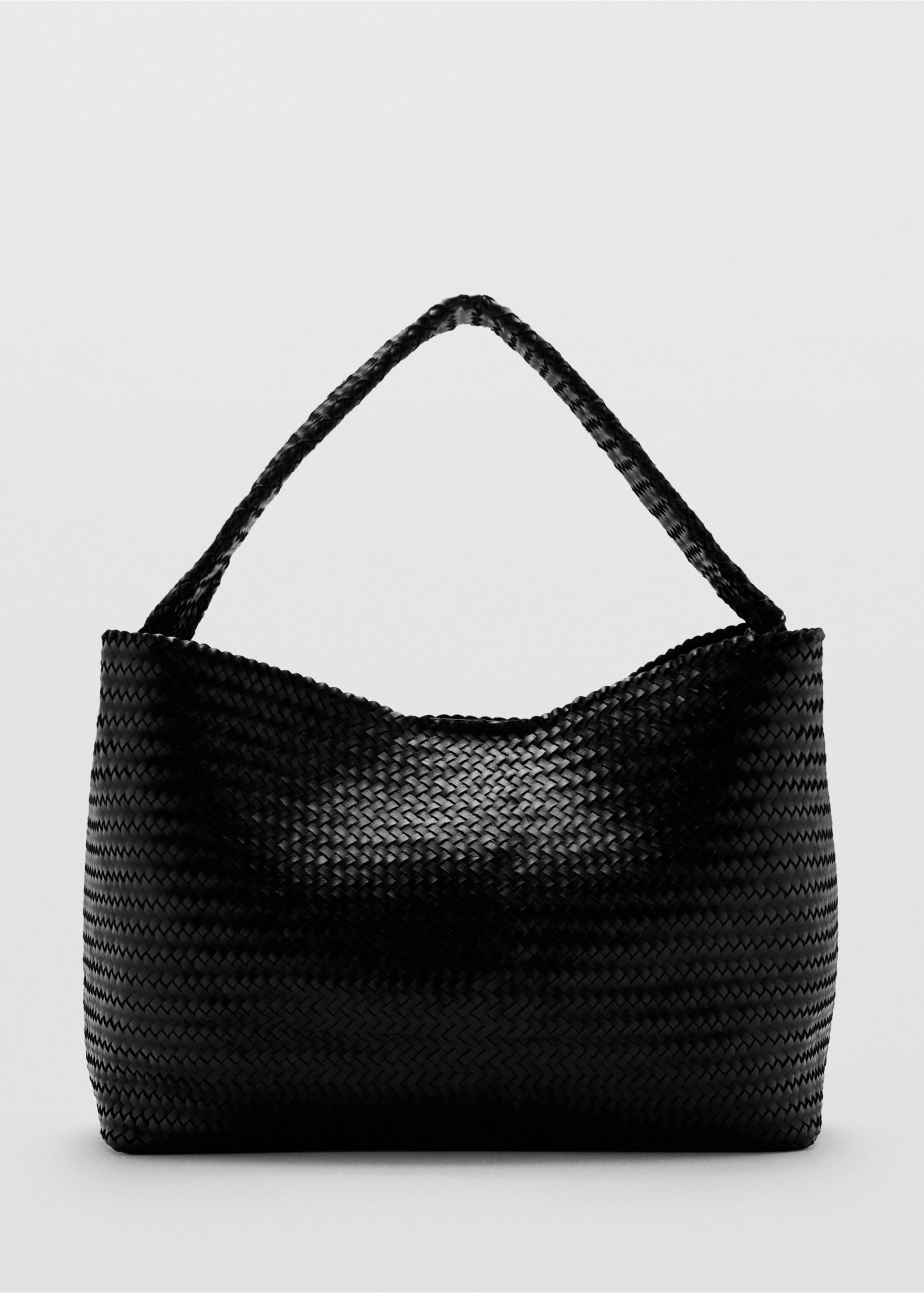 Geflochtene Ledertasche in mittlerer Größe - Artikel ohne Model, Schwarz. Ref: 27045975-00.