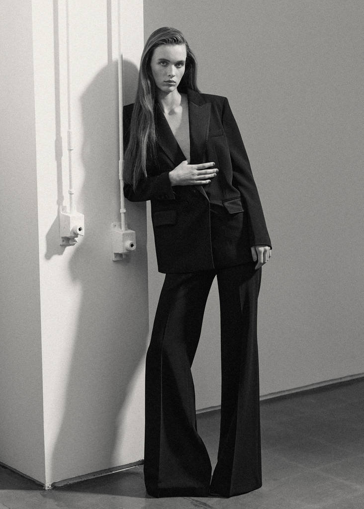 High-waist flared trousers — Black
