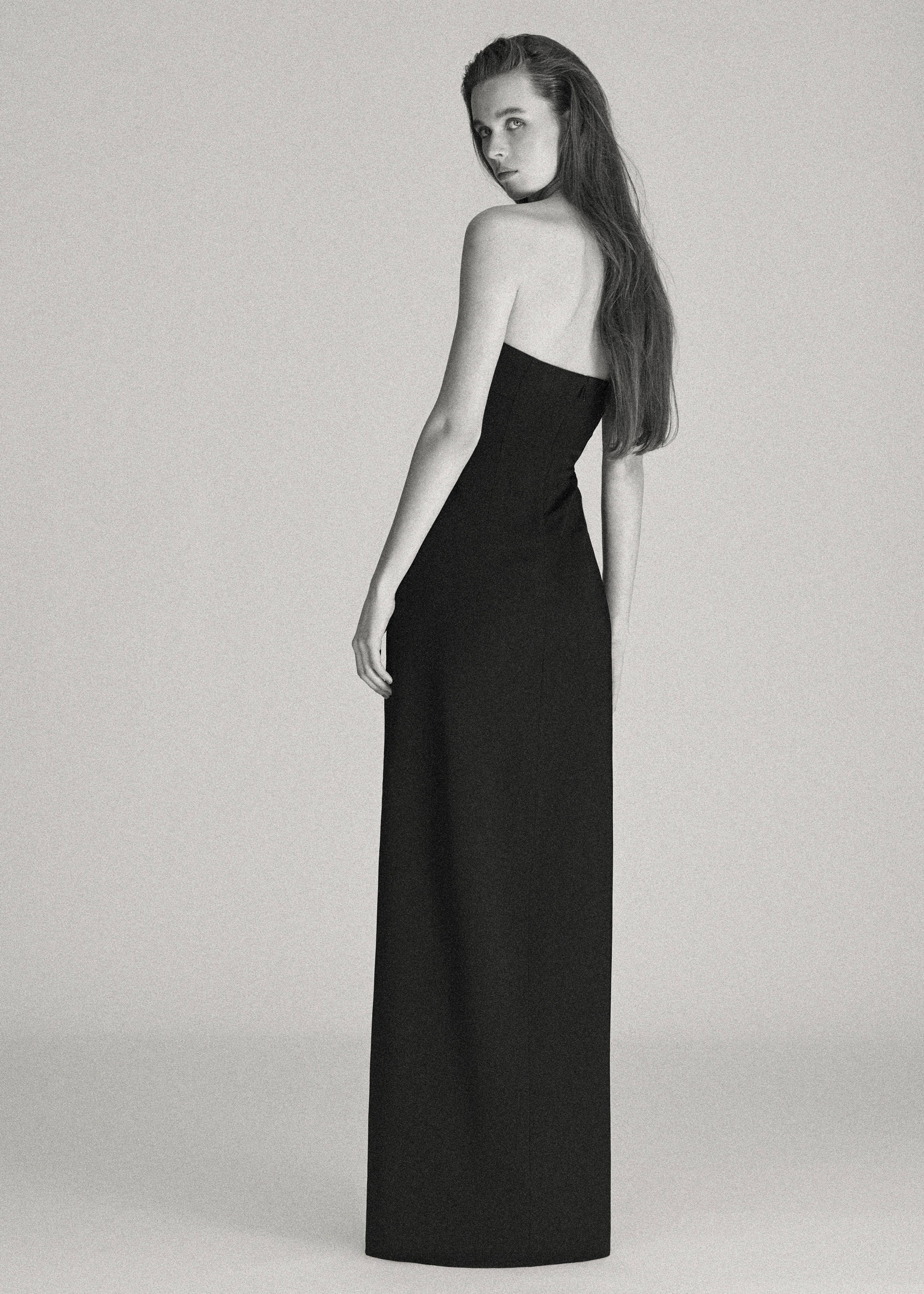 Strapless dress with metallic buckle - Reverse of the article