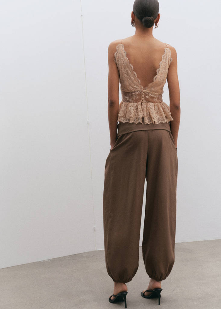 Ruffles lace top — Beige