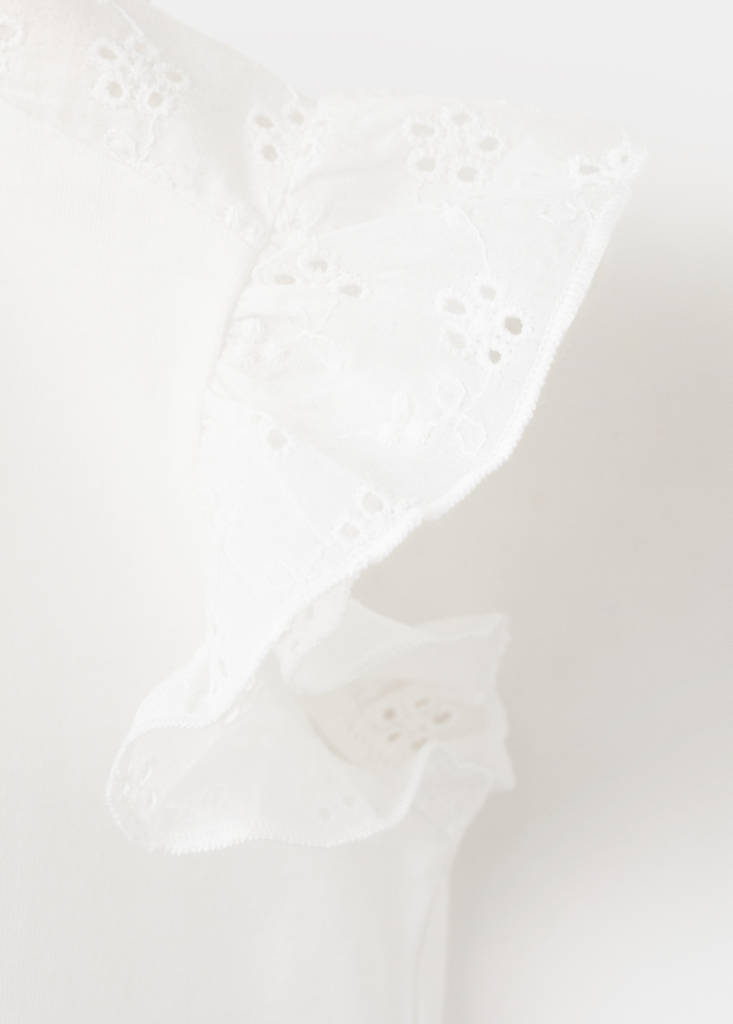 Ruffle top with embroidered details — Off White