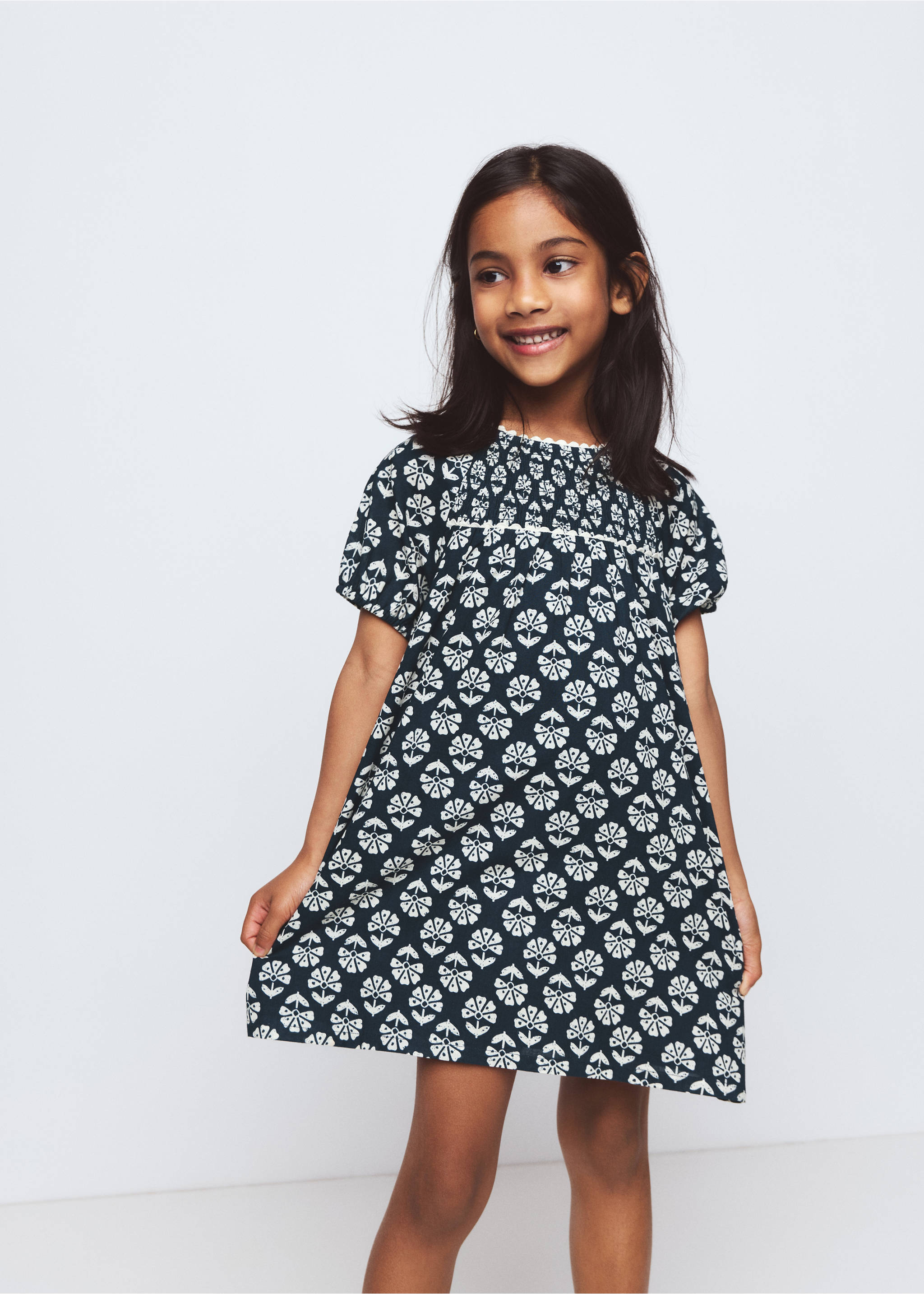 Kjole med blomstertrykk - Halvtotal bildeutsnitt, Marinblå. Ref: 27046341-00.