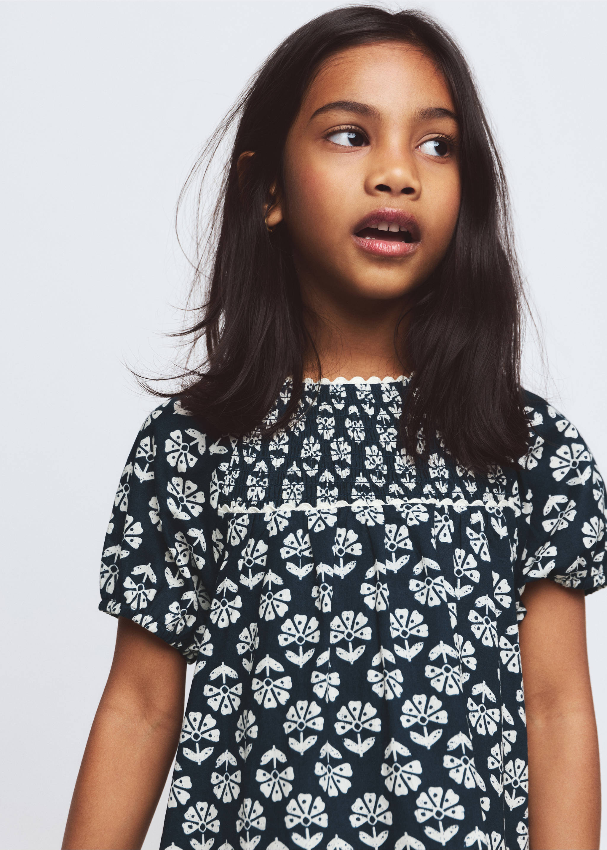 Kjole med blomstertrykk - Artikkeldetalj 1, Marinblå. Ref: 27046341-00.