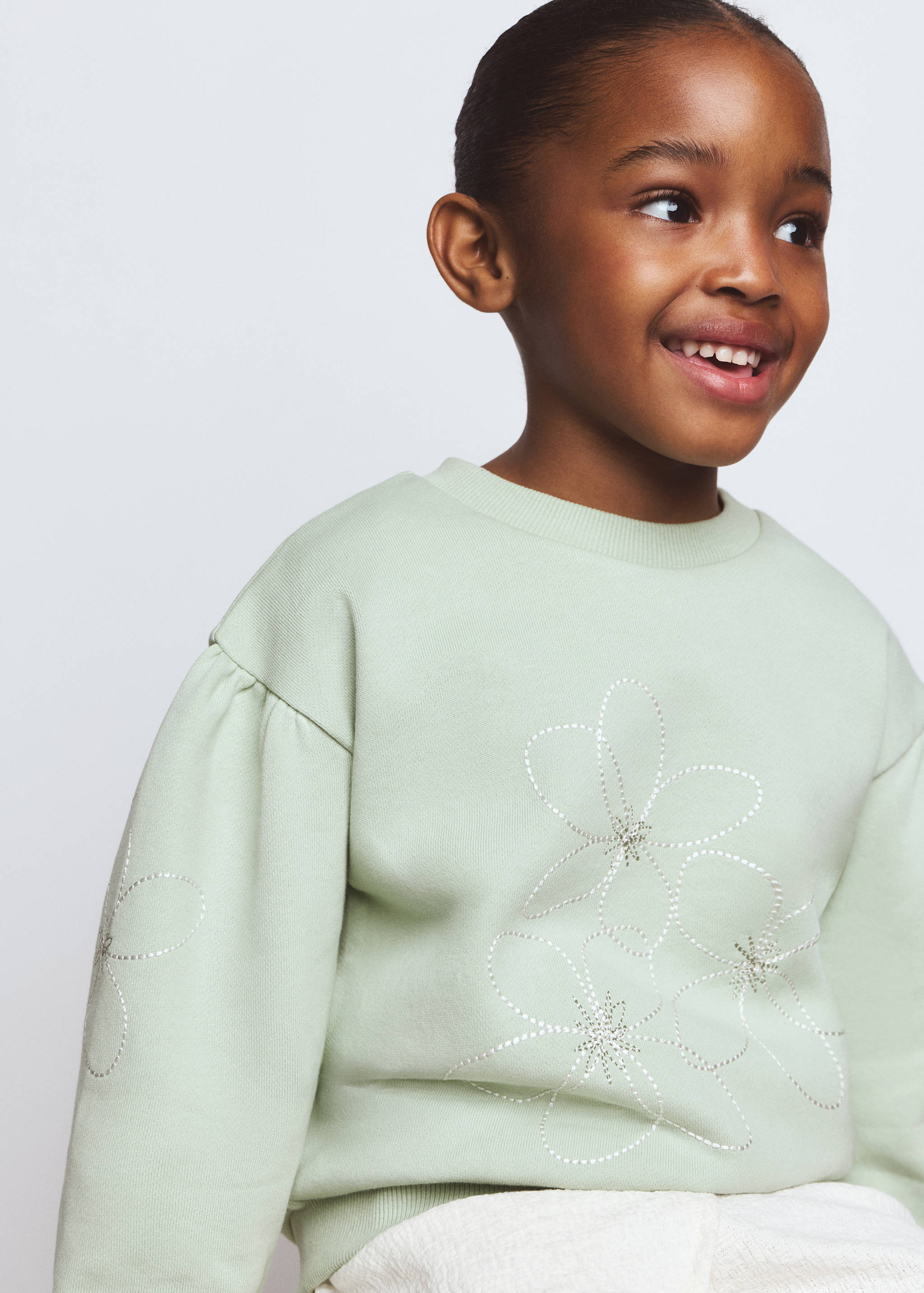 Sweat-shirt coton fleurs brodées - Plan moyen