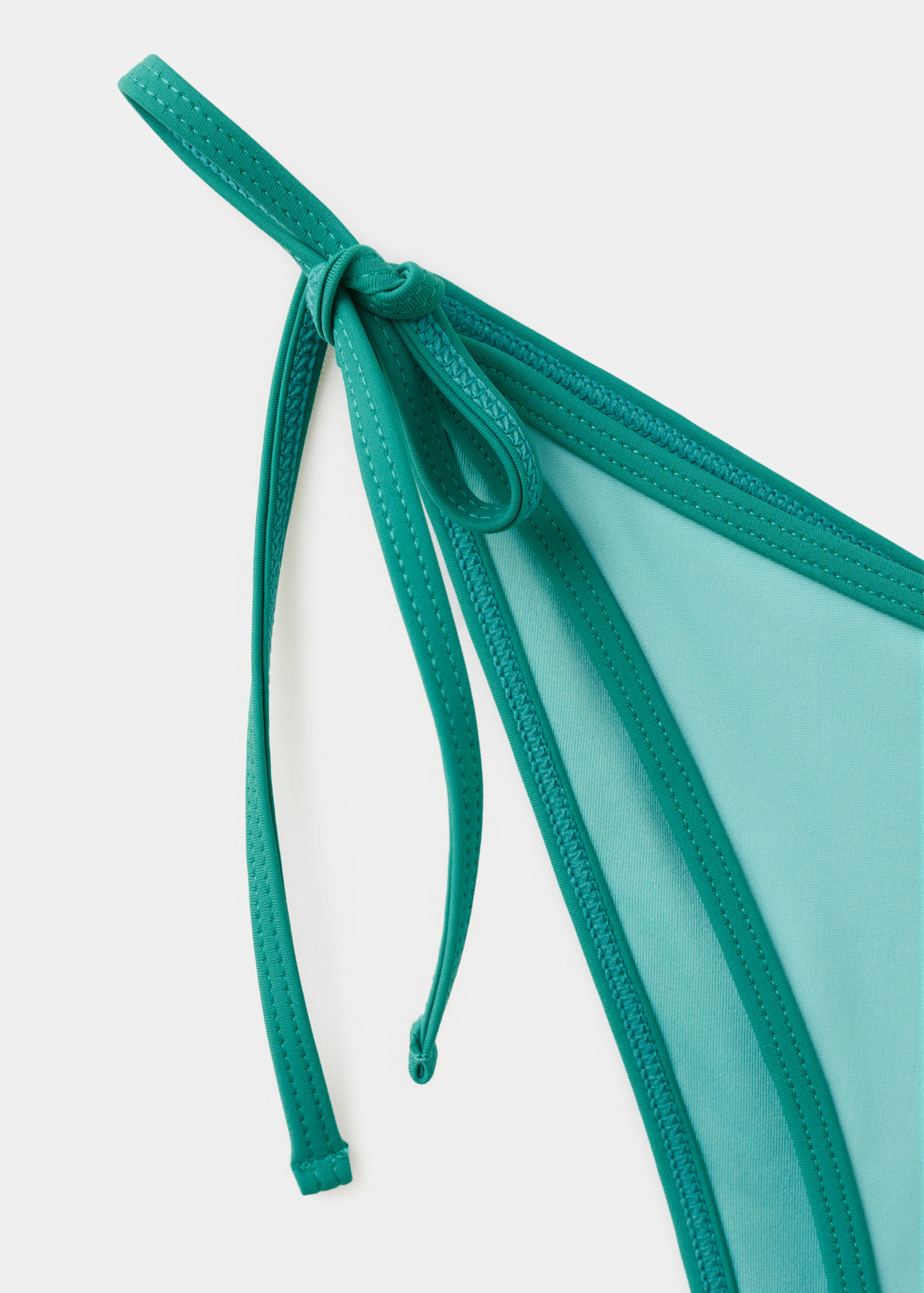 Двухцветное бикини с плавками бразилиана - Деталь изделия 0