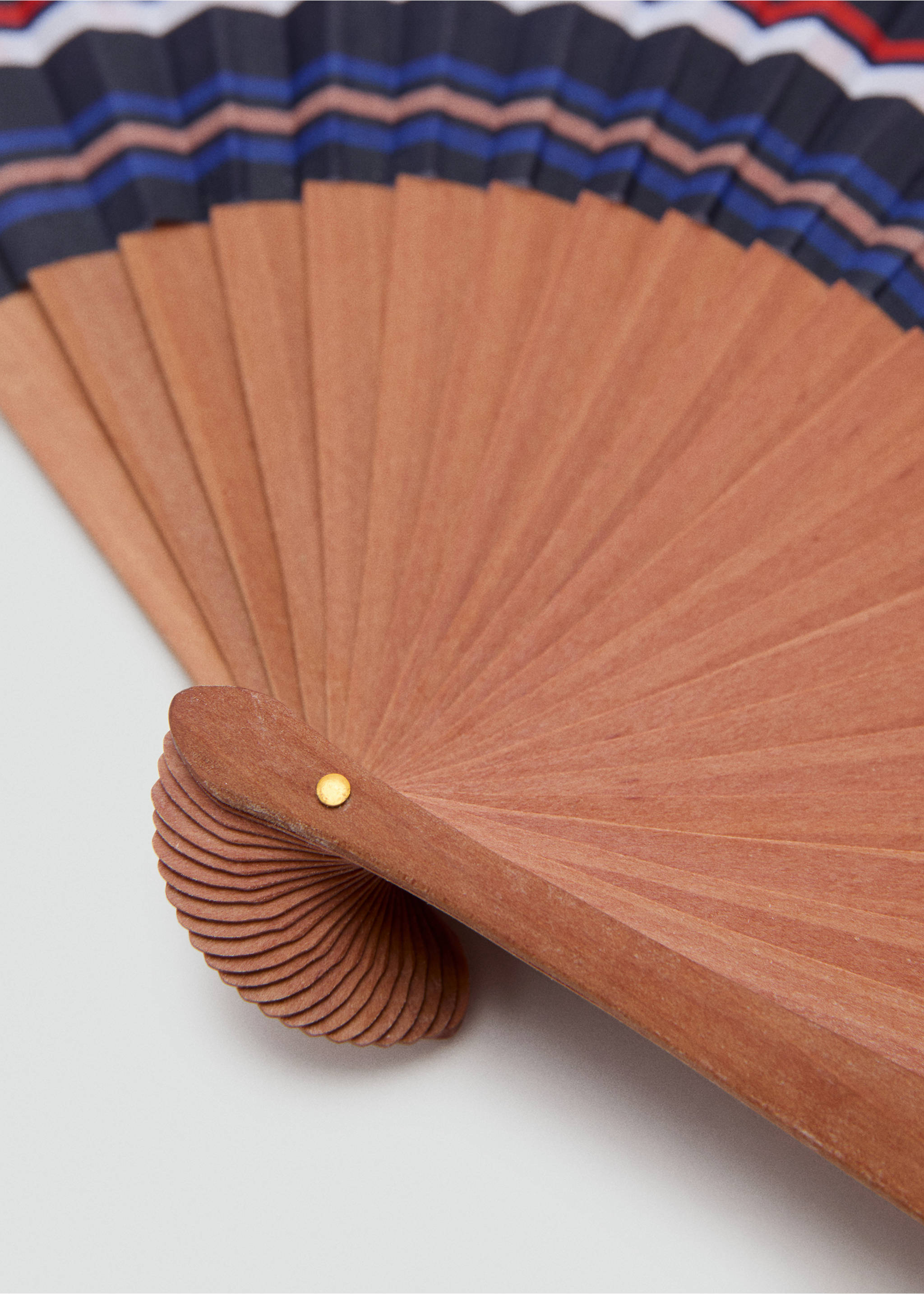 Bicolour striped fan - Medium plane, Red. Ref: 27046713-00.