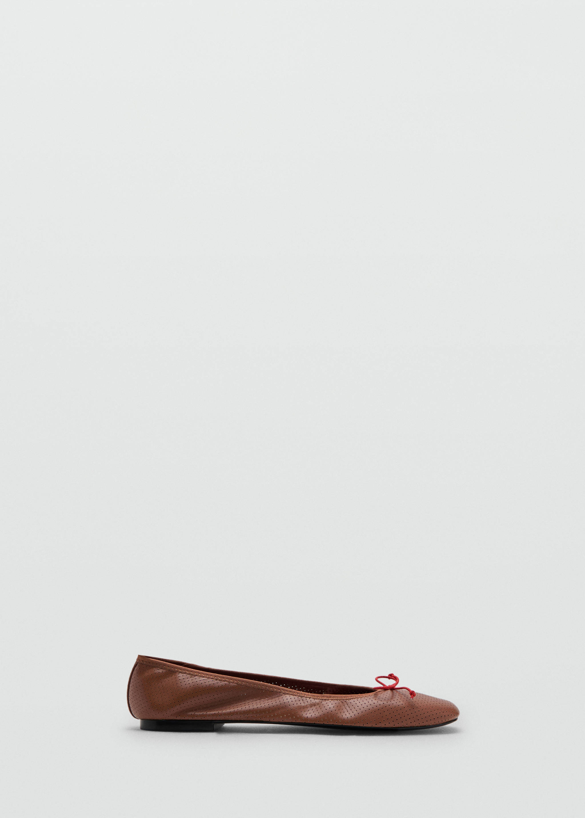 Cut-out bow ballerinas - Article without model