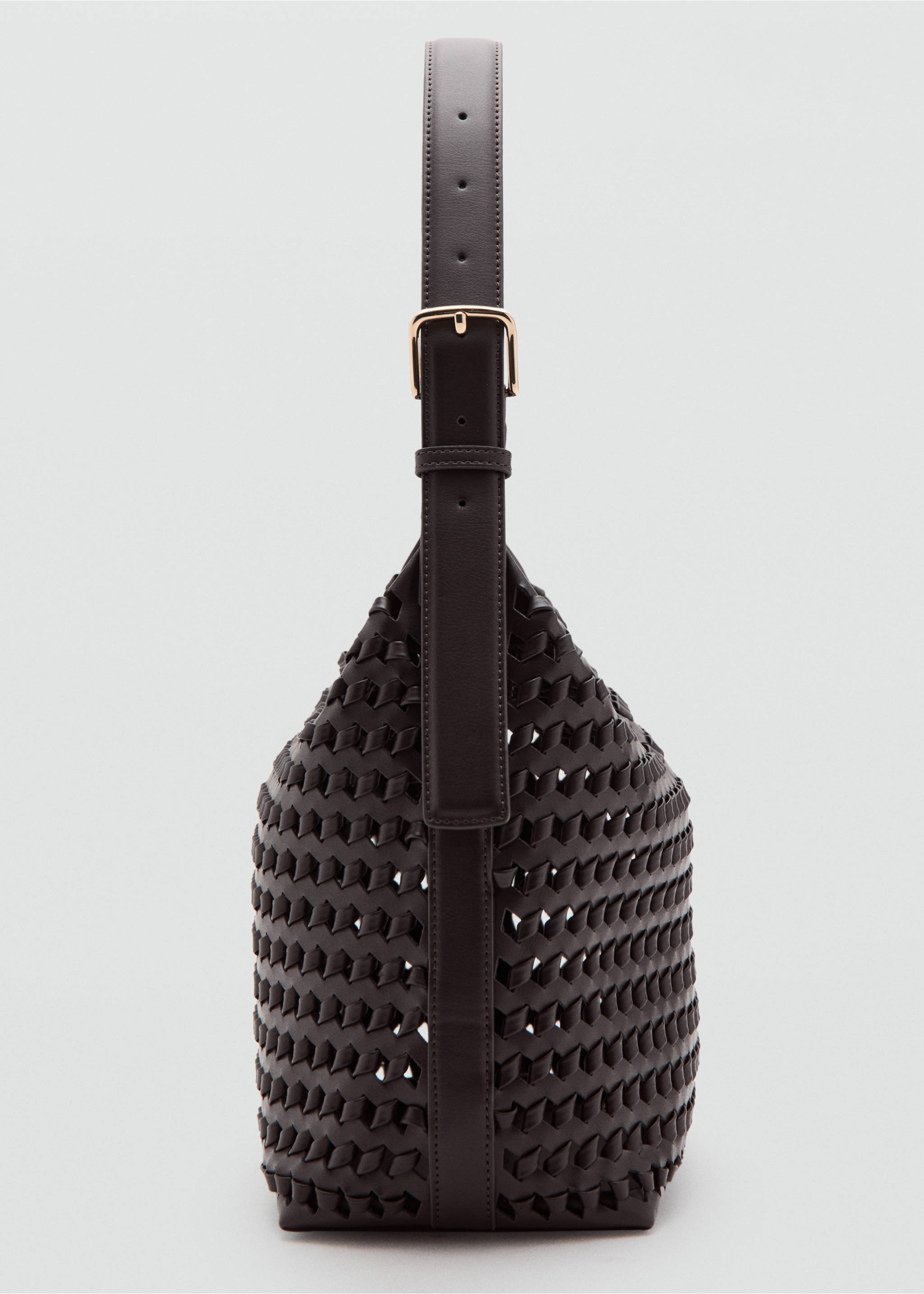 Braided shoulder bag - Details of the article 2, Chocolate. Ref: 27046740-00.