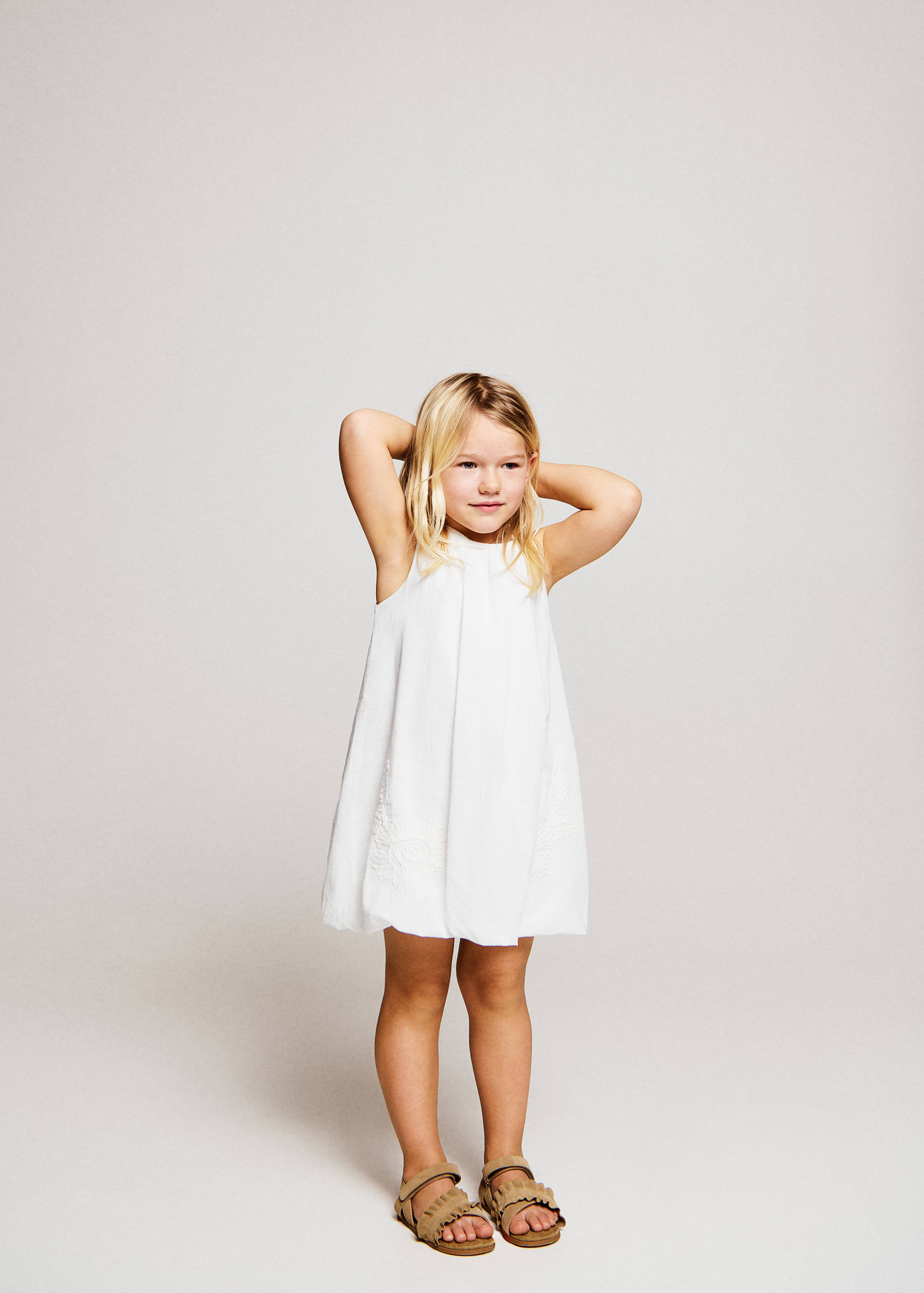 Vestit globus brodat flors - Pla general