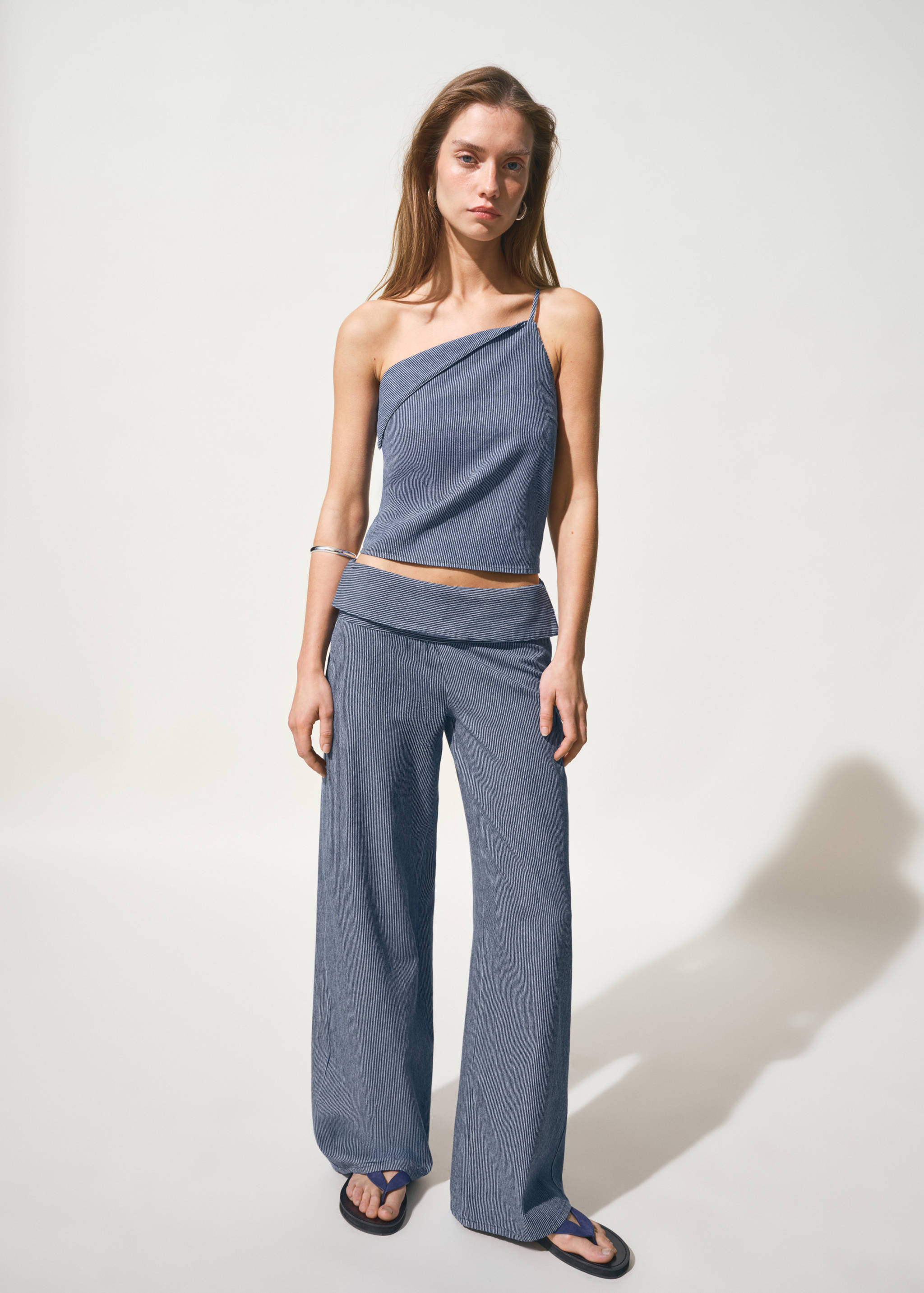 Wide leg striped jeans with rolled-up waist - General plane