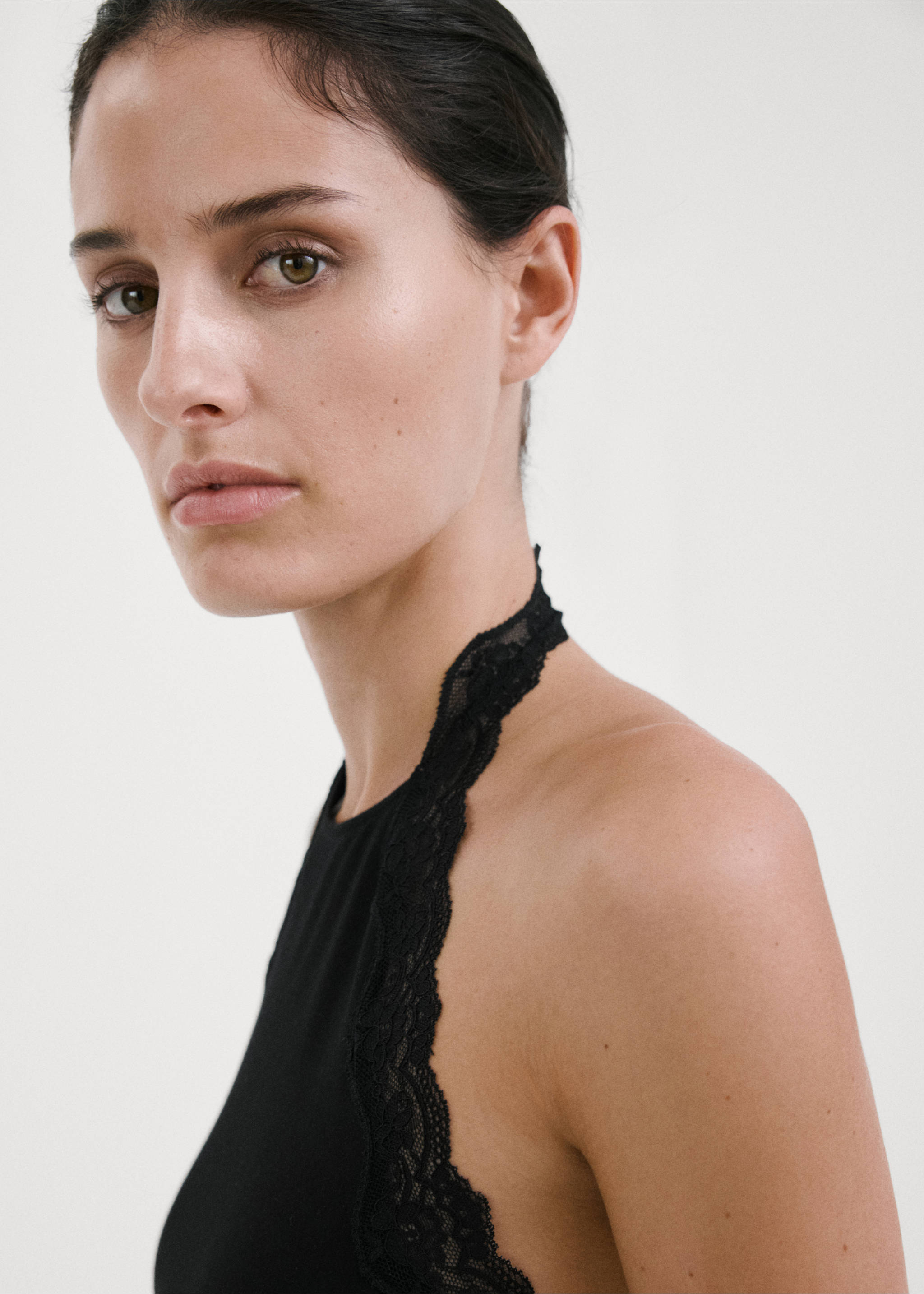 Lace halter neck top - Details of the article 1, Black. Ref: 27047141-00.