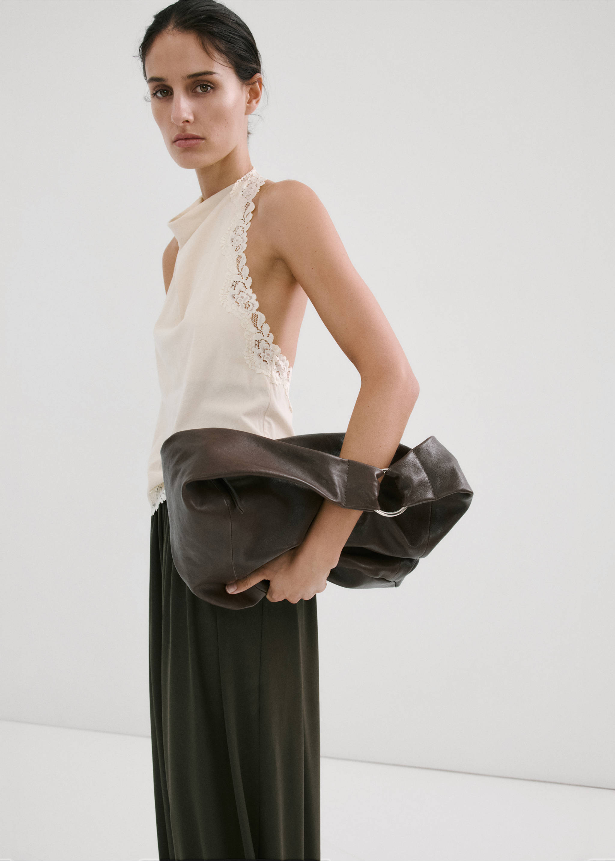 Lace halter neck top - Details of the article 2, Ecru. Ref: 27047142-00.