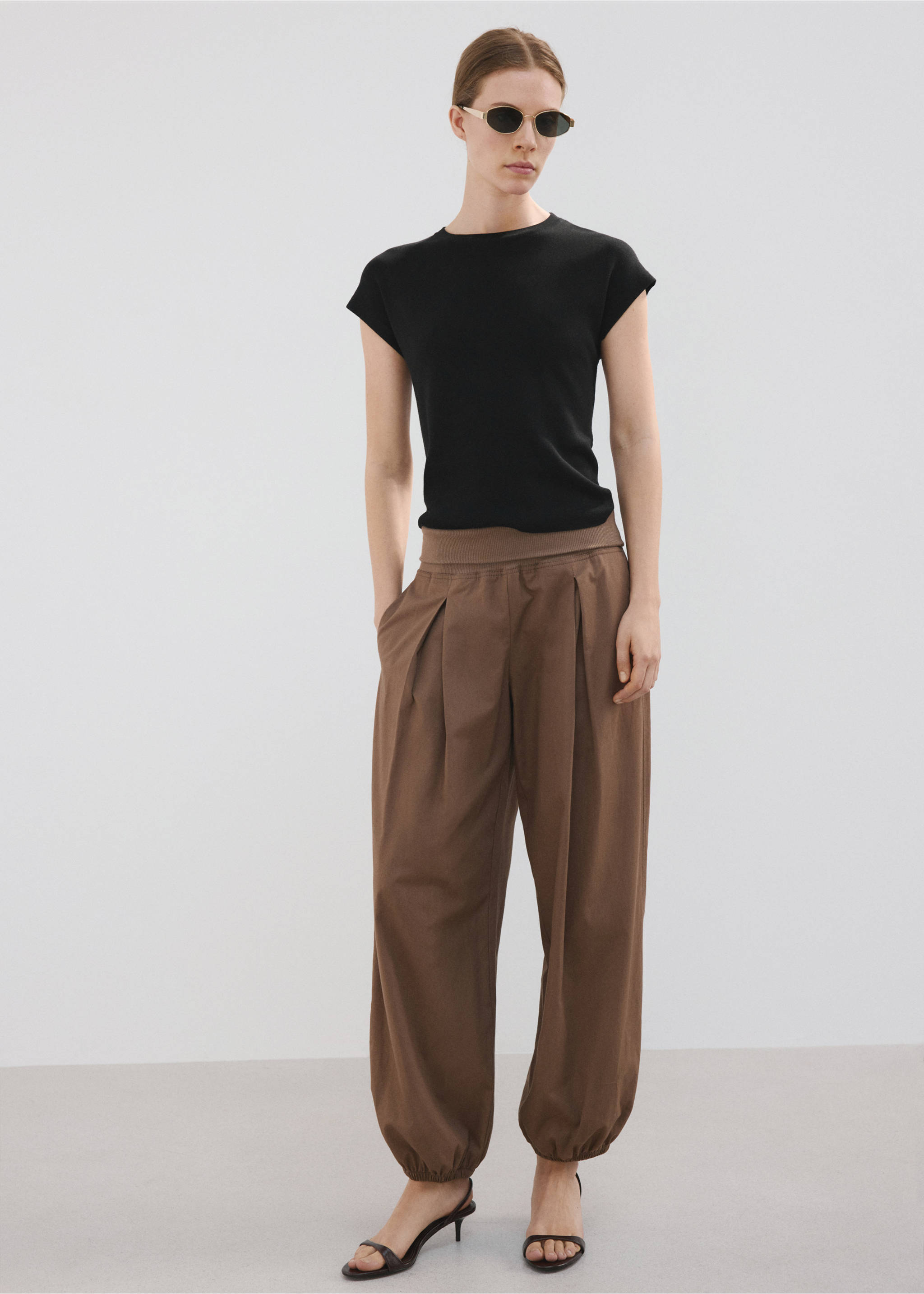 Short-sleeved knitted cotton sweater - General plane, Black. Ref: 27047144-00.