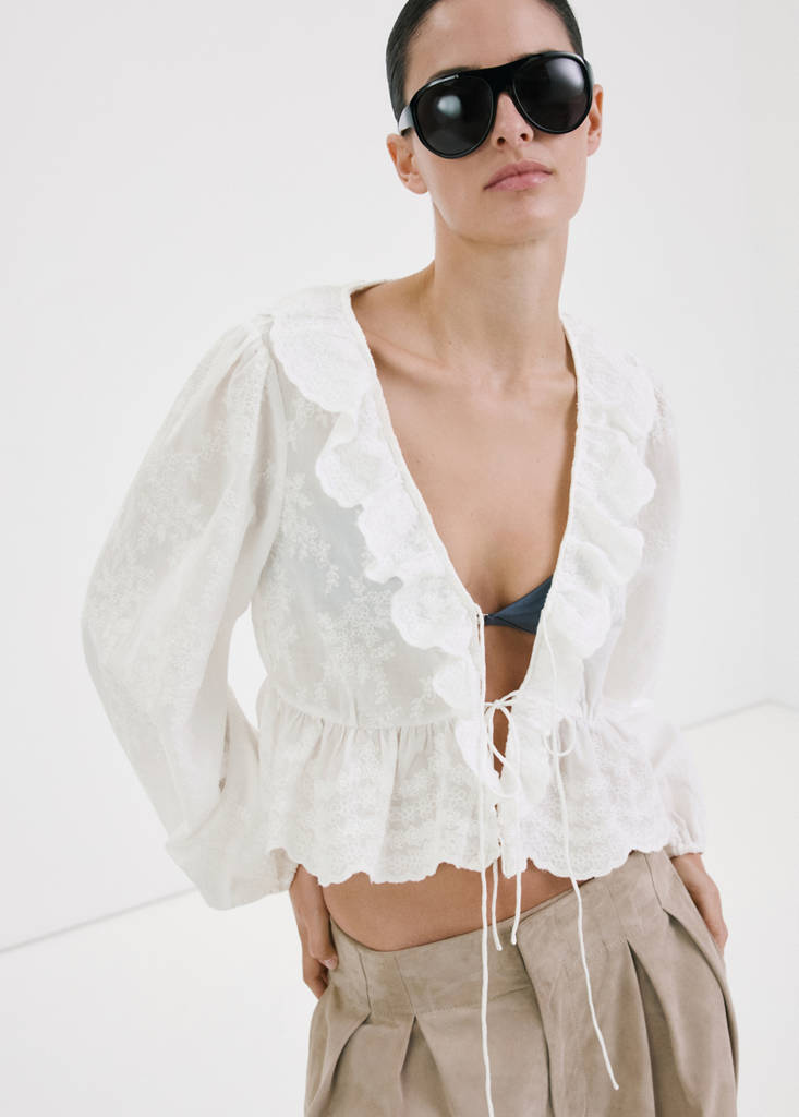 Blusa bordada volantes
