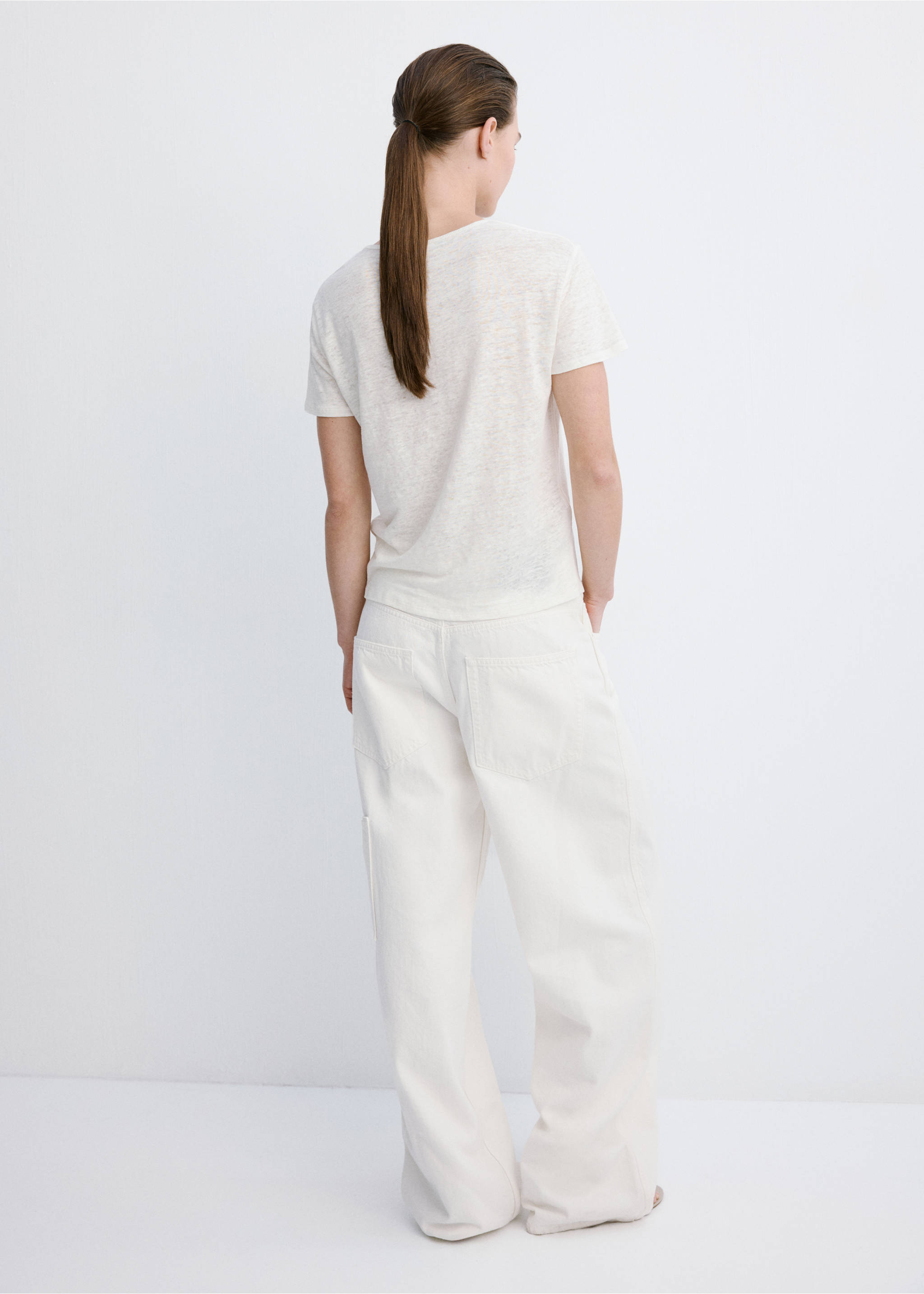 V-neck linen t-shirt - Reverse of the article, Off White. Ref: 27047153-00.