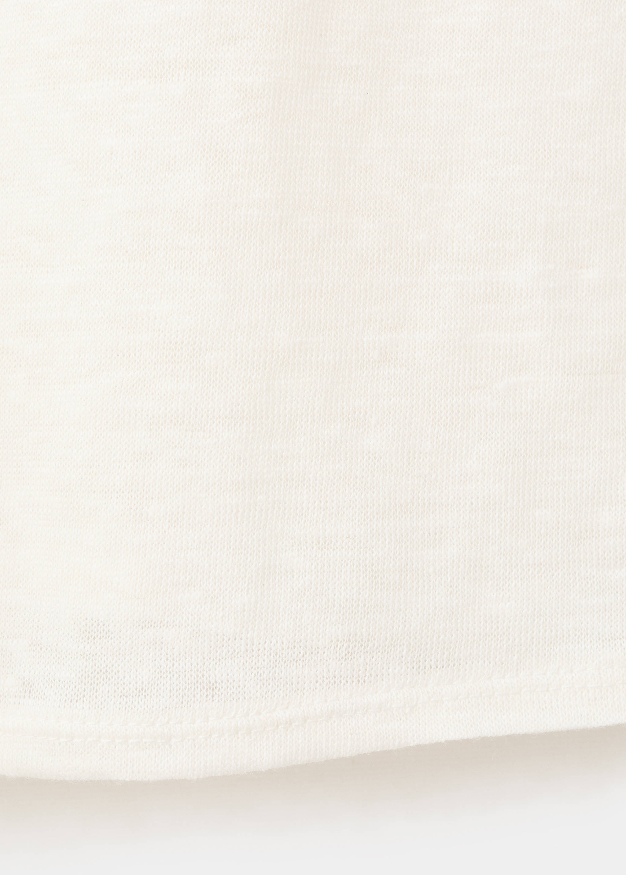 تي شيرت من الكتان بياقة على شكل حرف V - تفاصيل المنتج 0