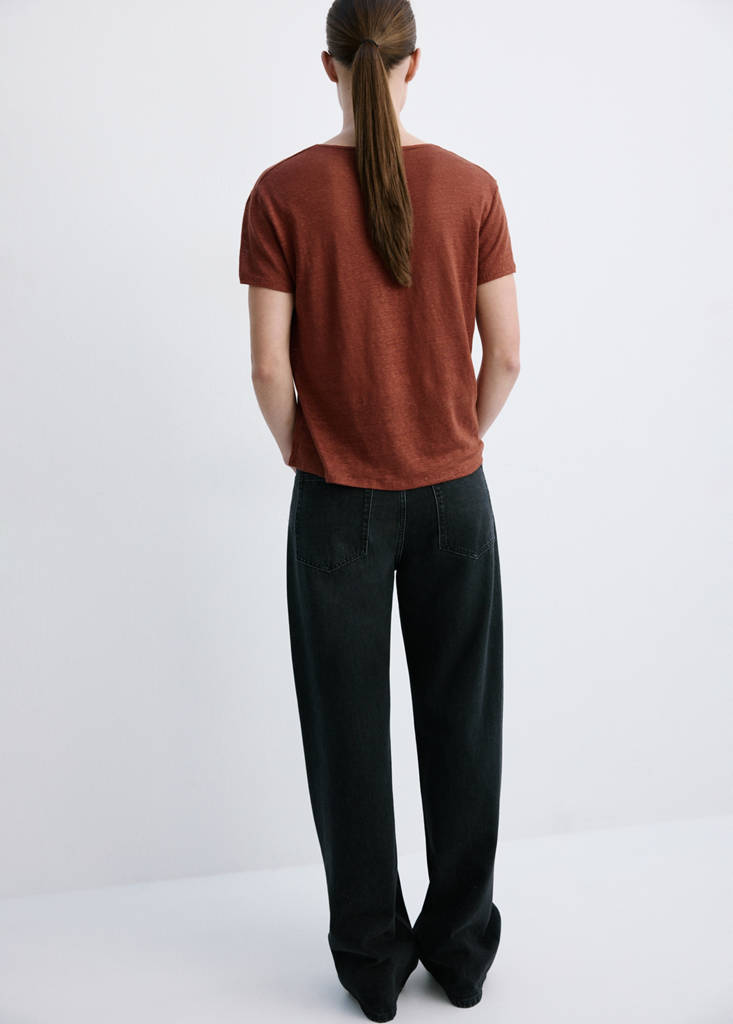 V-neck linen t-shirt — Russet