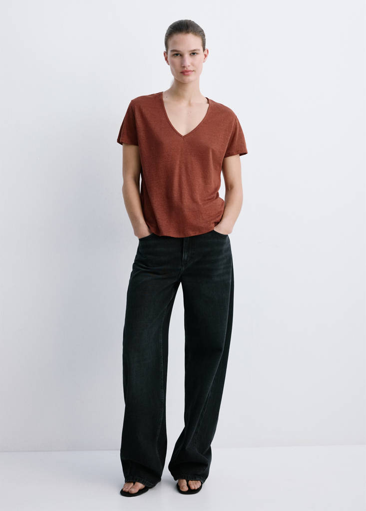 V-neck linen t-shirt — Russet