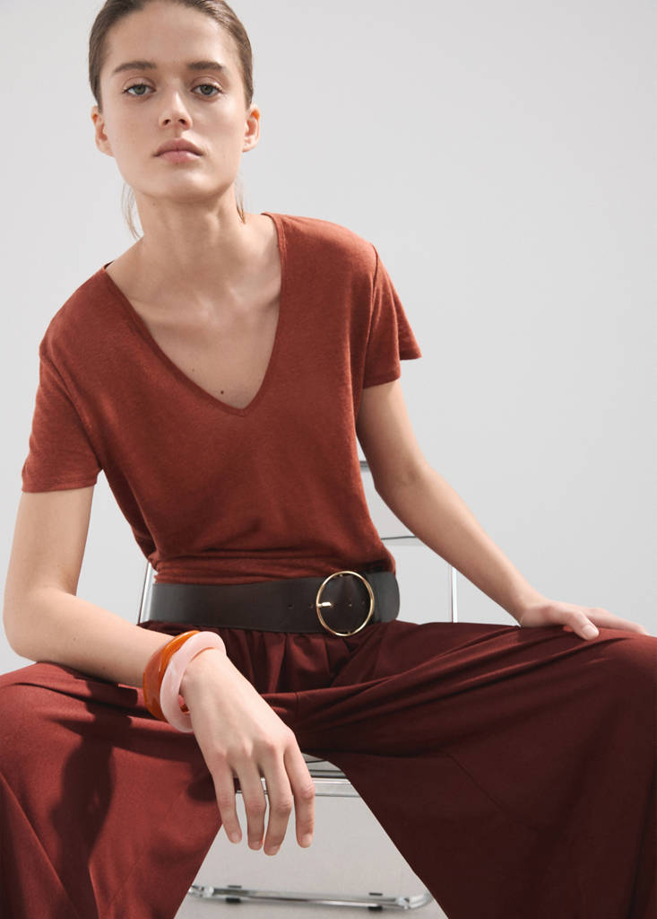 V-neck linen t-shirt — Russet