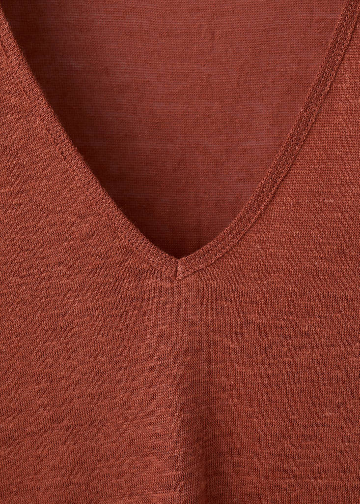 V-neck linen t-shirt — Russet