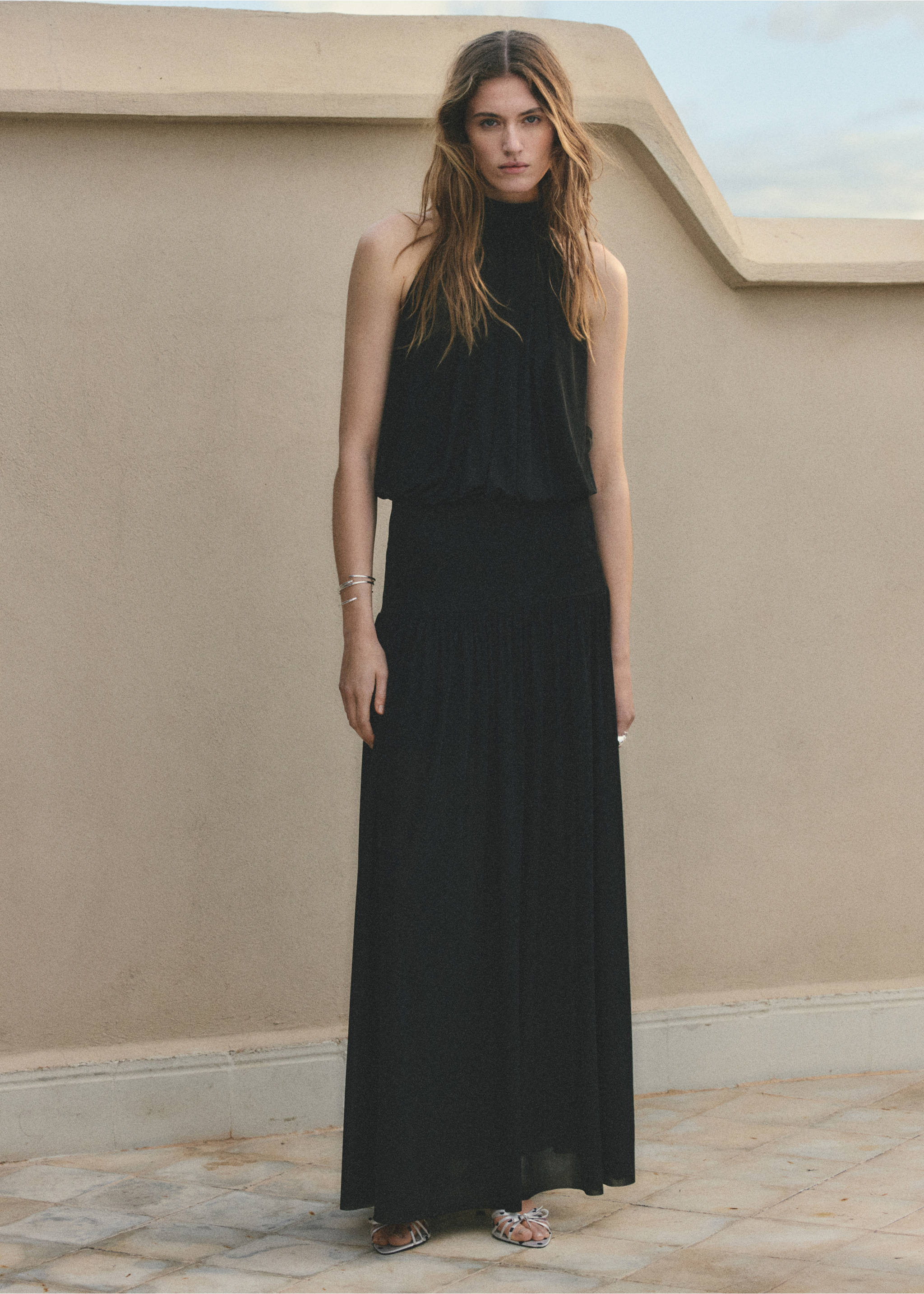 Long halter-neck dress - General plane, Black. Ref: 27047155-00.
