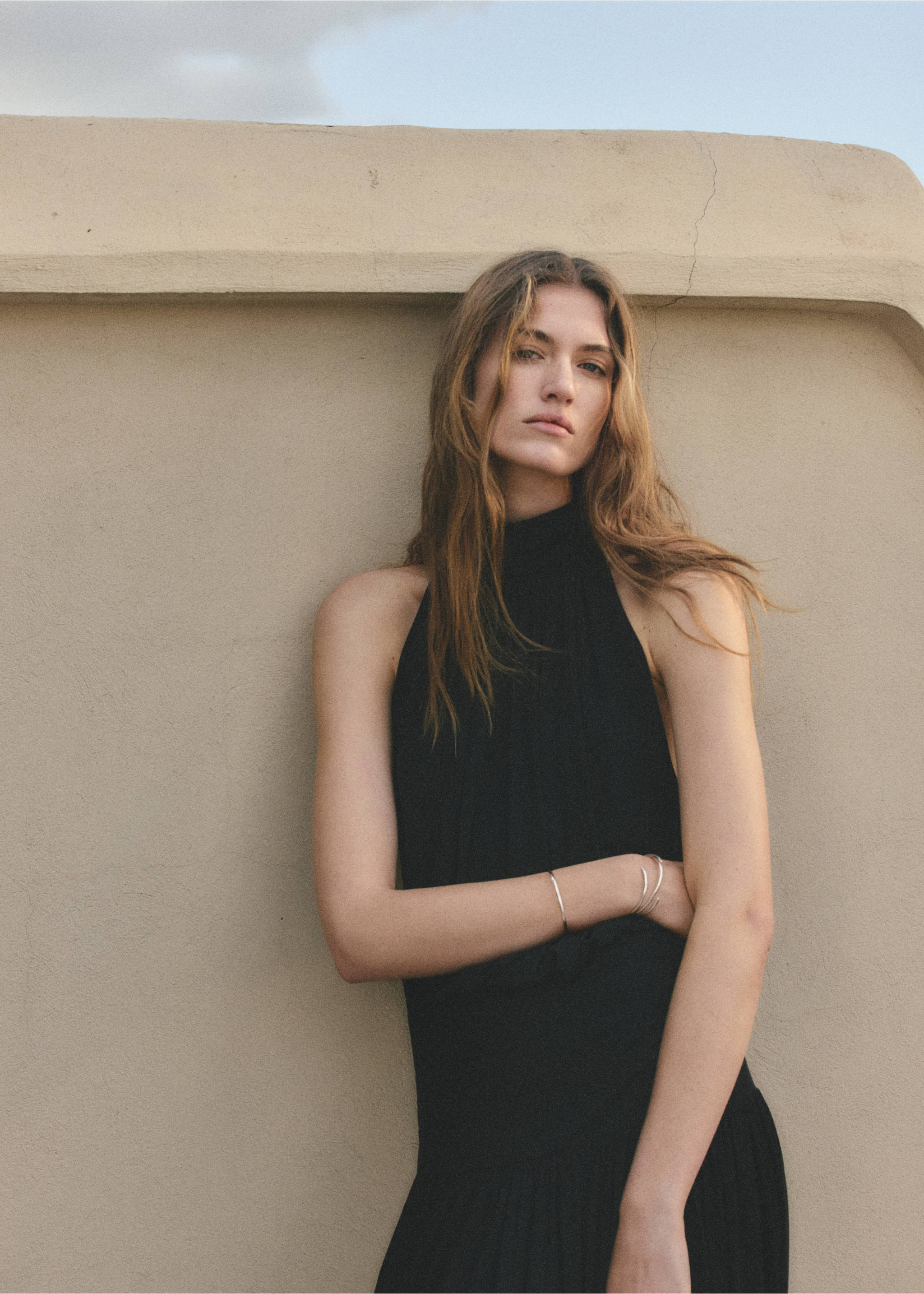 Long halter-neck dress - Medium plane, Black. Ref: 27047155-00.