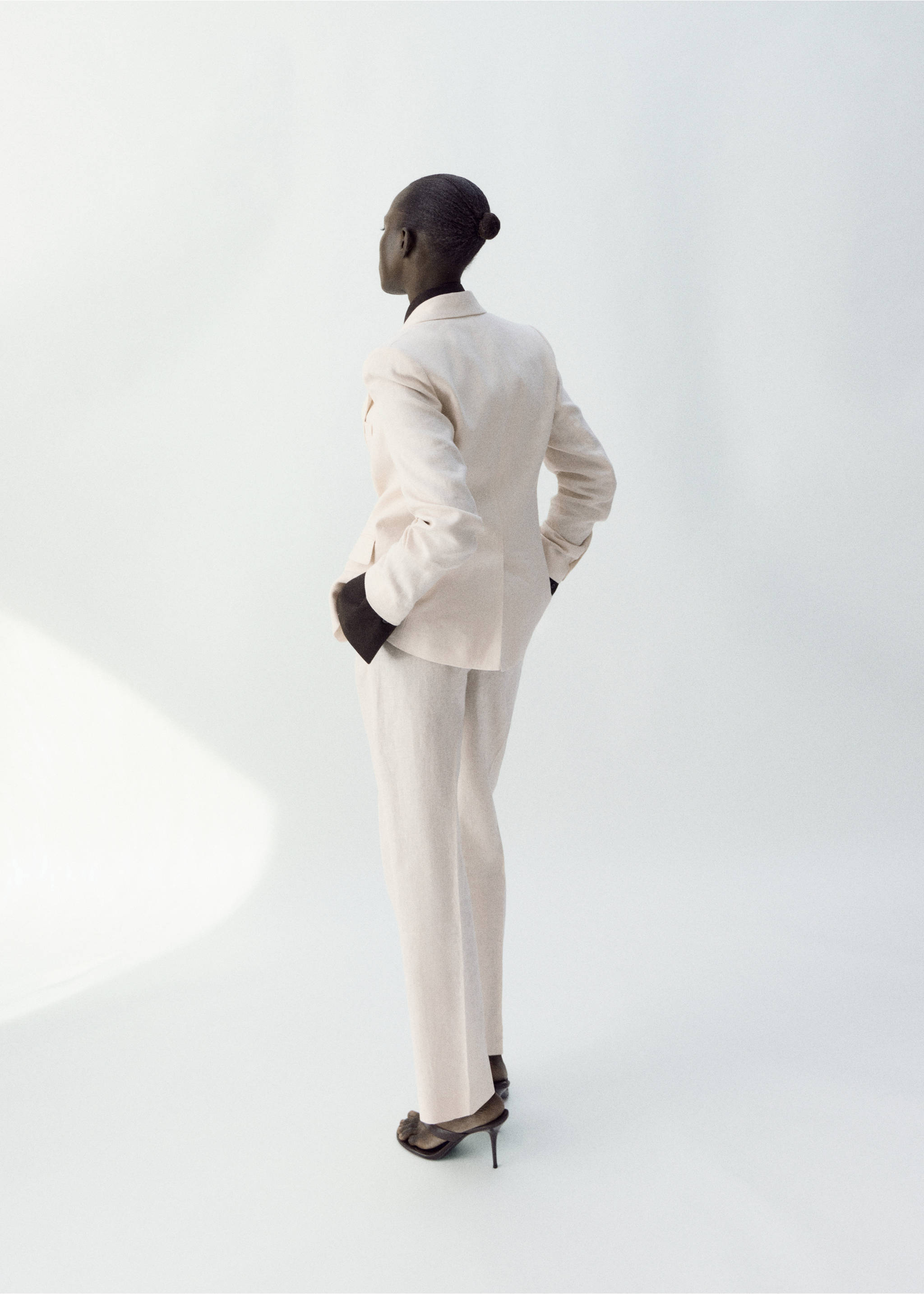 Linen suit trousers - Reverse of the article, Ecru. Ref: 27047156-00.