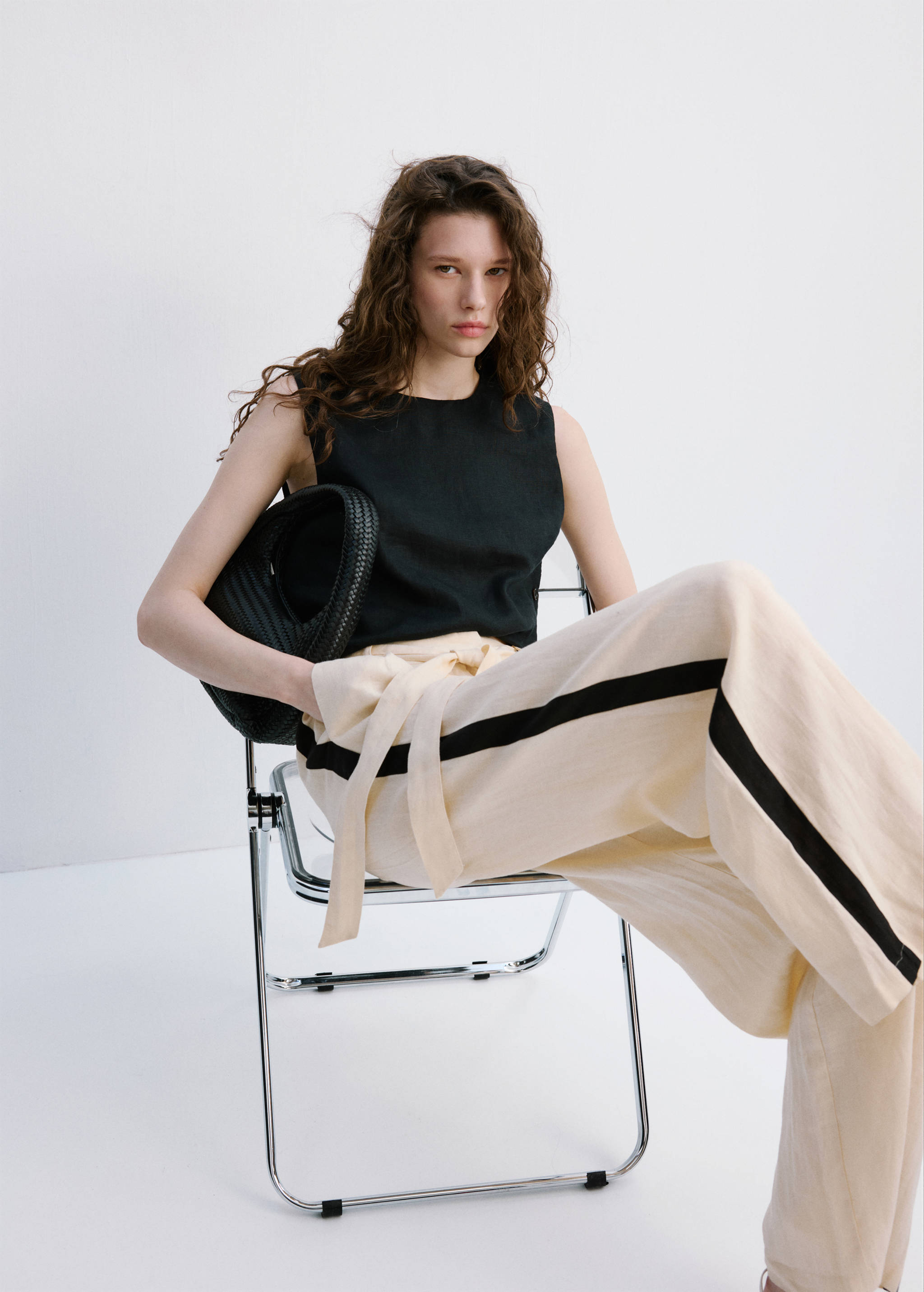 Contrast stripe linen trousers - Details of the article 1