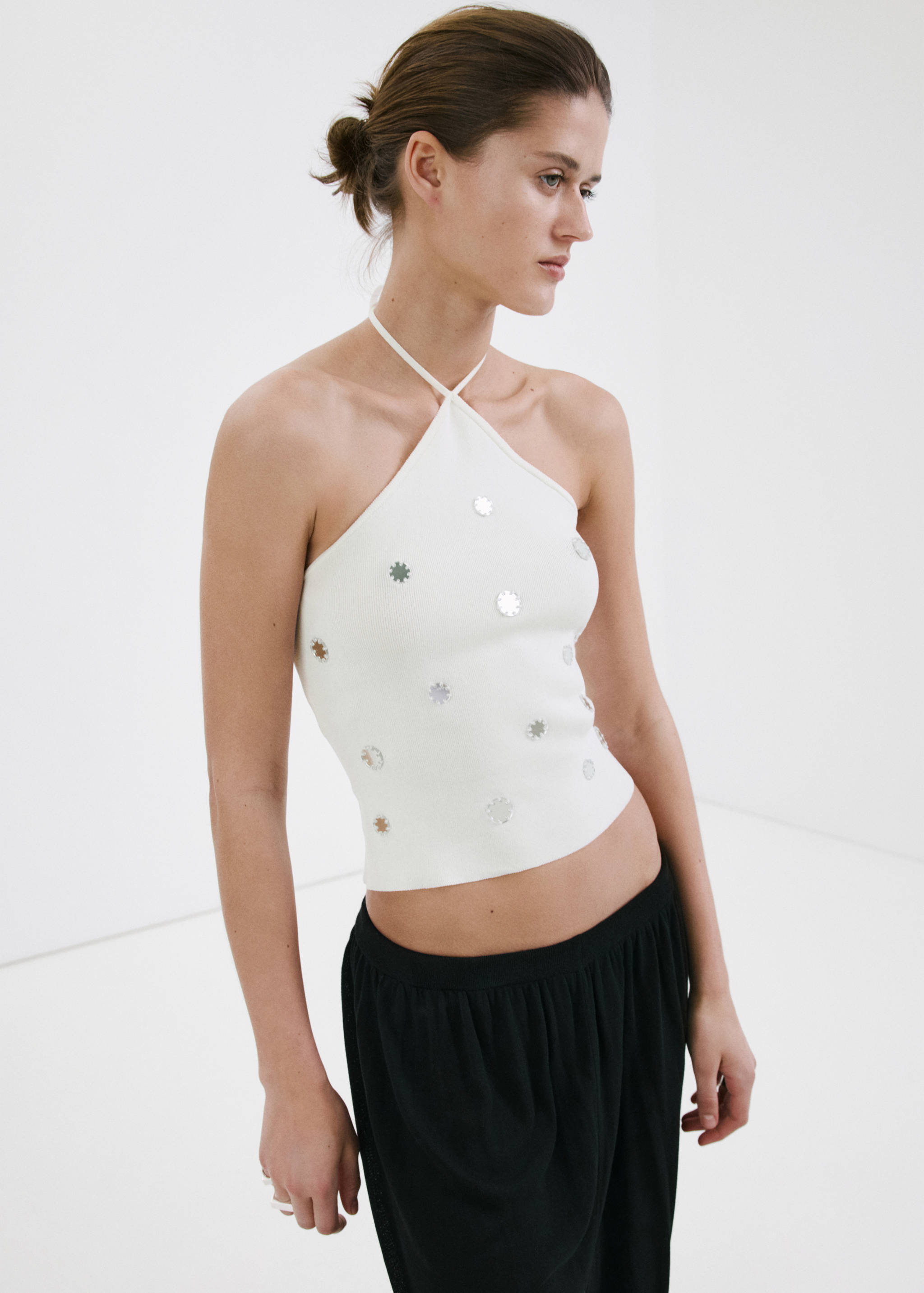 Halter top with metallic appliqués - Medium plane
