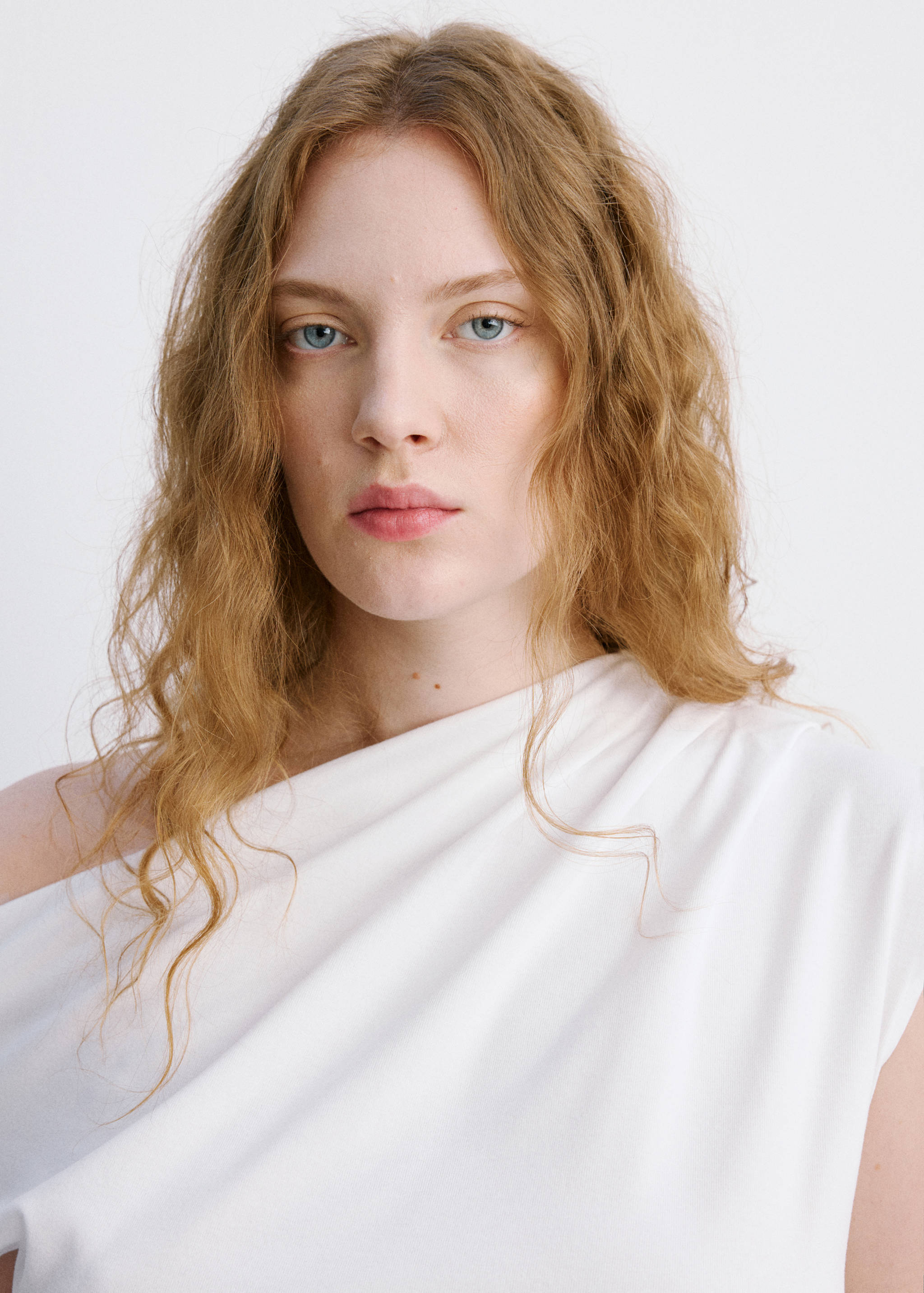 Asymmetric ruched top - Details of the article 4