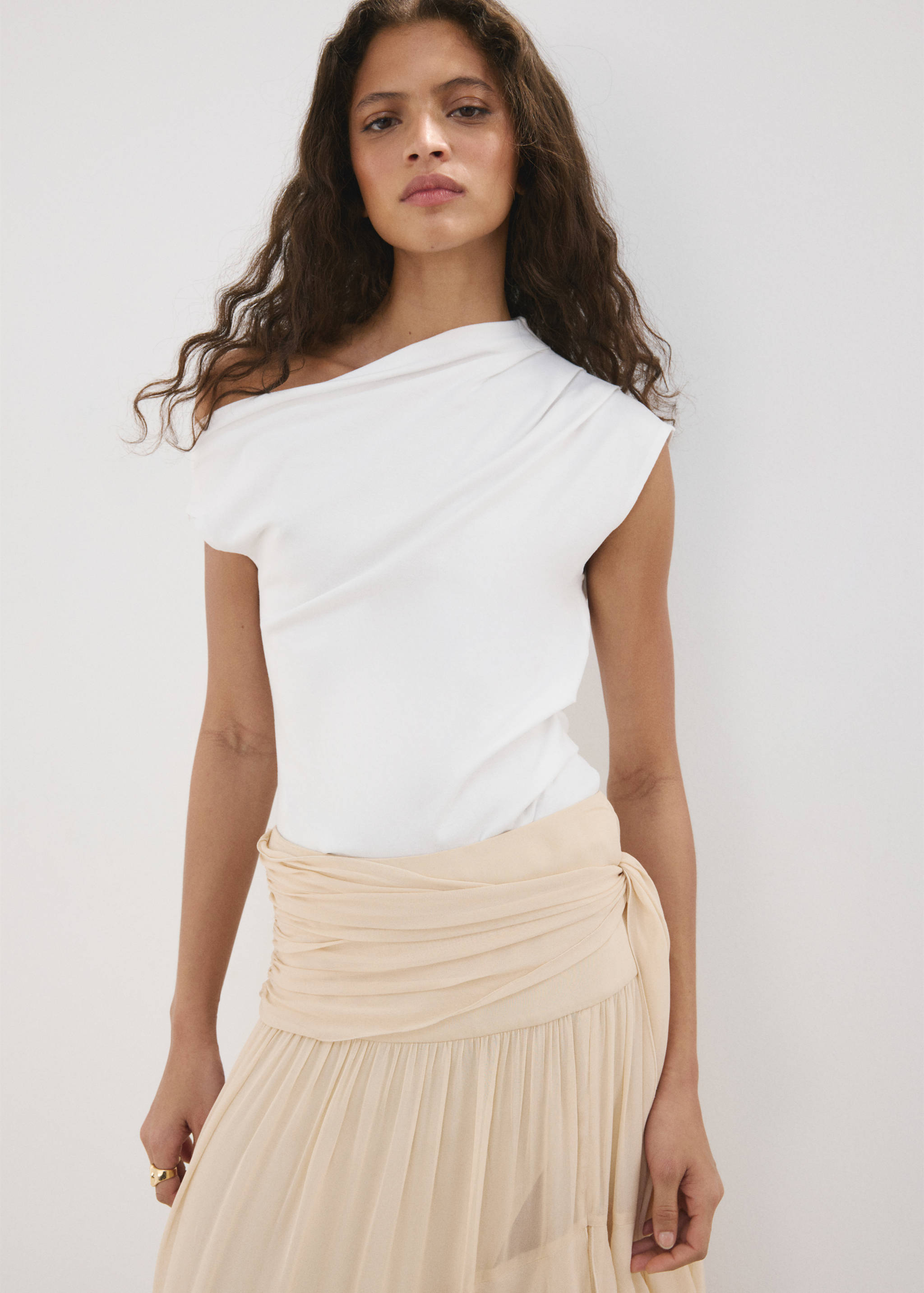 توب ملفوف غير متماثل - رؤية وسط